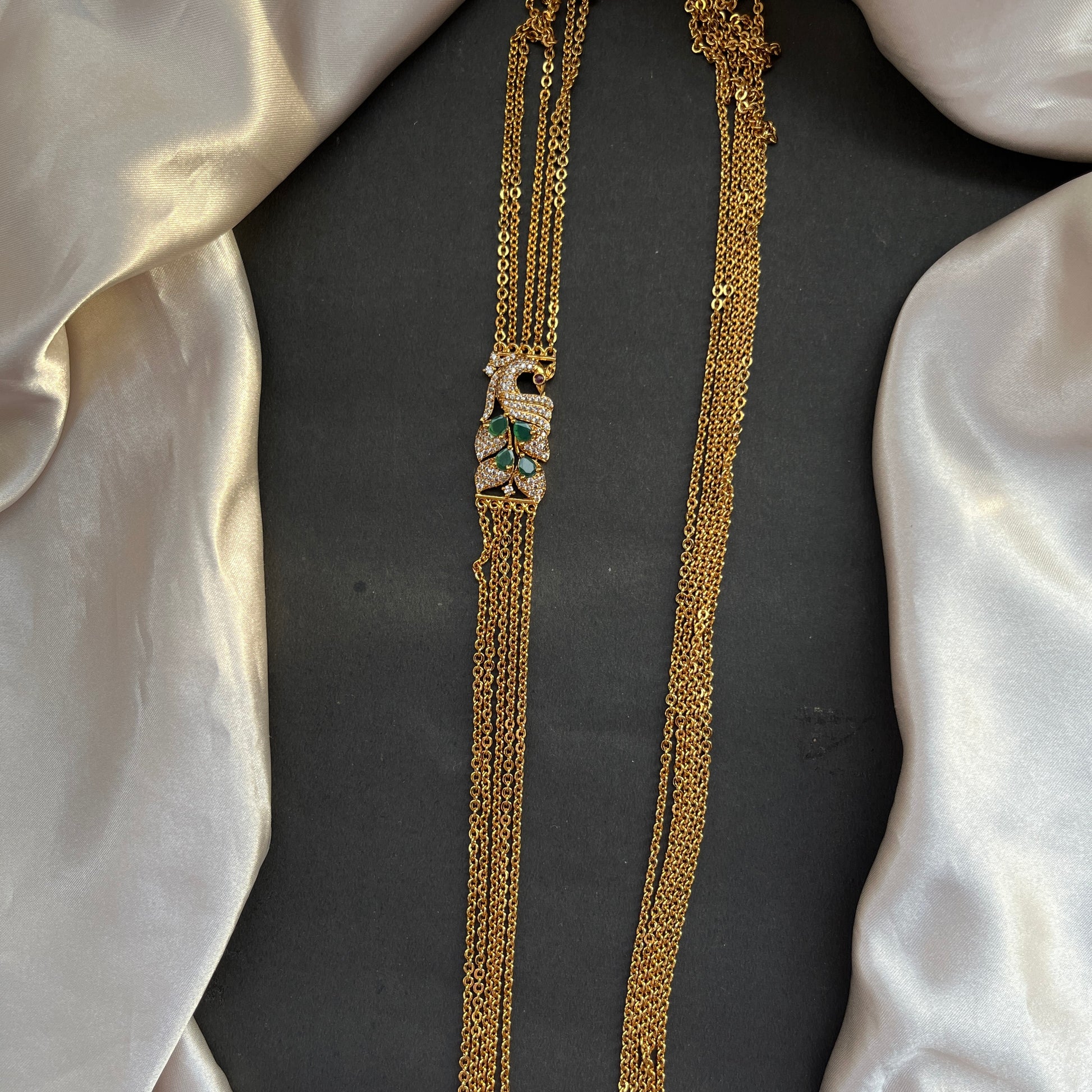 Gold look alike necklace set with matching earrings – traditional bridal imitation jewelry,Traditional gold tone necklace set – imitation kundan jewelry for festive and bridal wear
