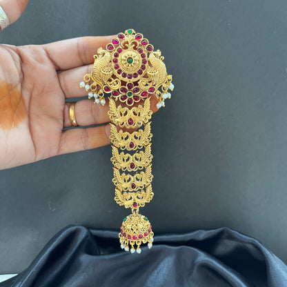 Gold tone hair accessories , Jada Billa online Traditional hair jewellery Indian bridal hair accessories Temple jewellery hair pin Gold hair pin design  Festive hair accessories South Indian hair jewellery Ethnic hair ornaments Designer hair pin for weddings
