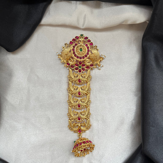 Gold tone hair accessories , Jada Billa online Traditional hair jewellery Indian bridal hair accessories Temple jewellery hair pin Gold hair pin design  Festive hair accessories South Indian hair jewellery Ethnic hair ornaments Designer hair pin for weddings
