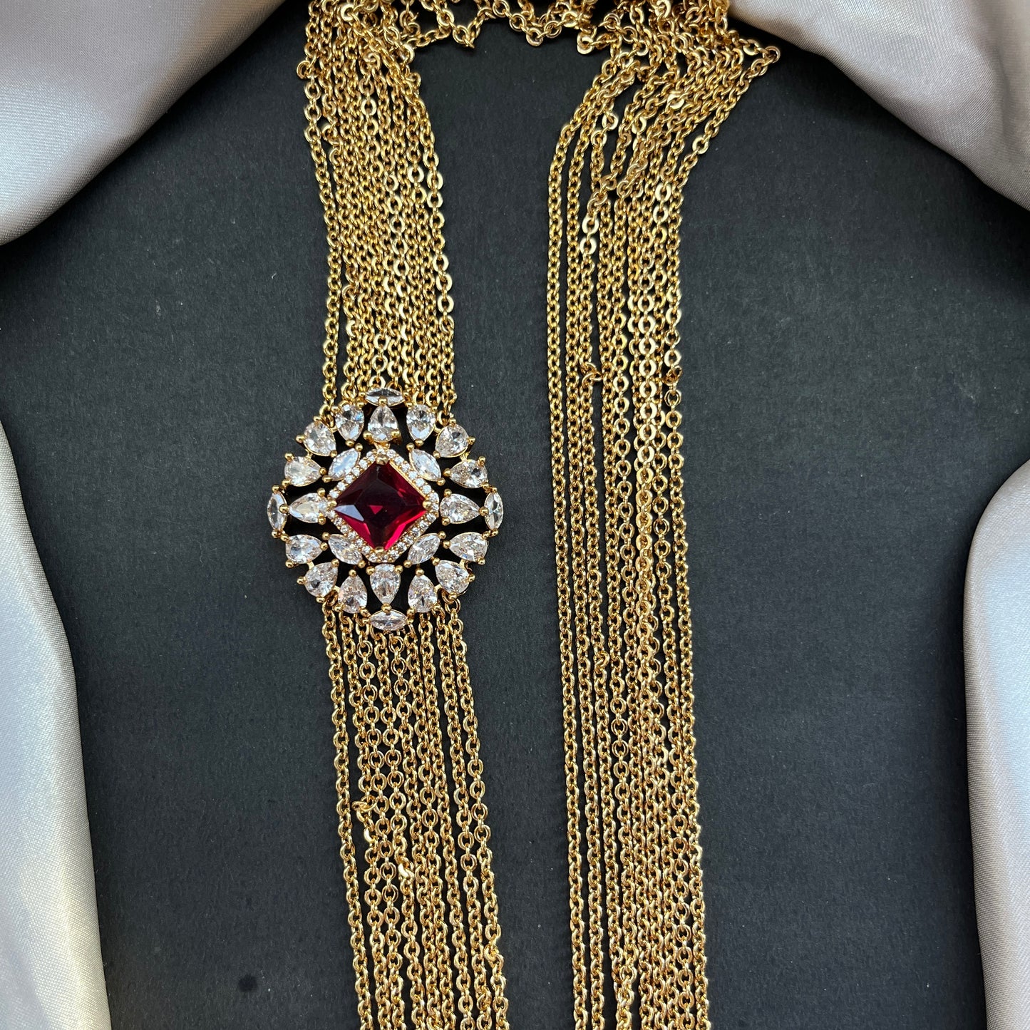 Gold look alike necklace set with matching earrings – traditional bridal imitation jewelry,Traditional gold tone necklace set – imitation kundan jewelry for festive and bridal wear