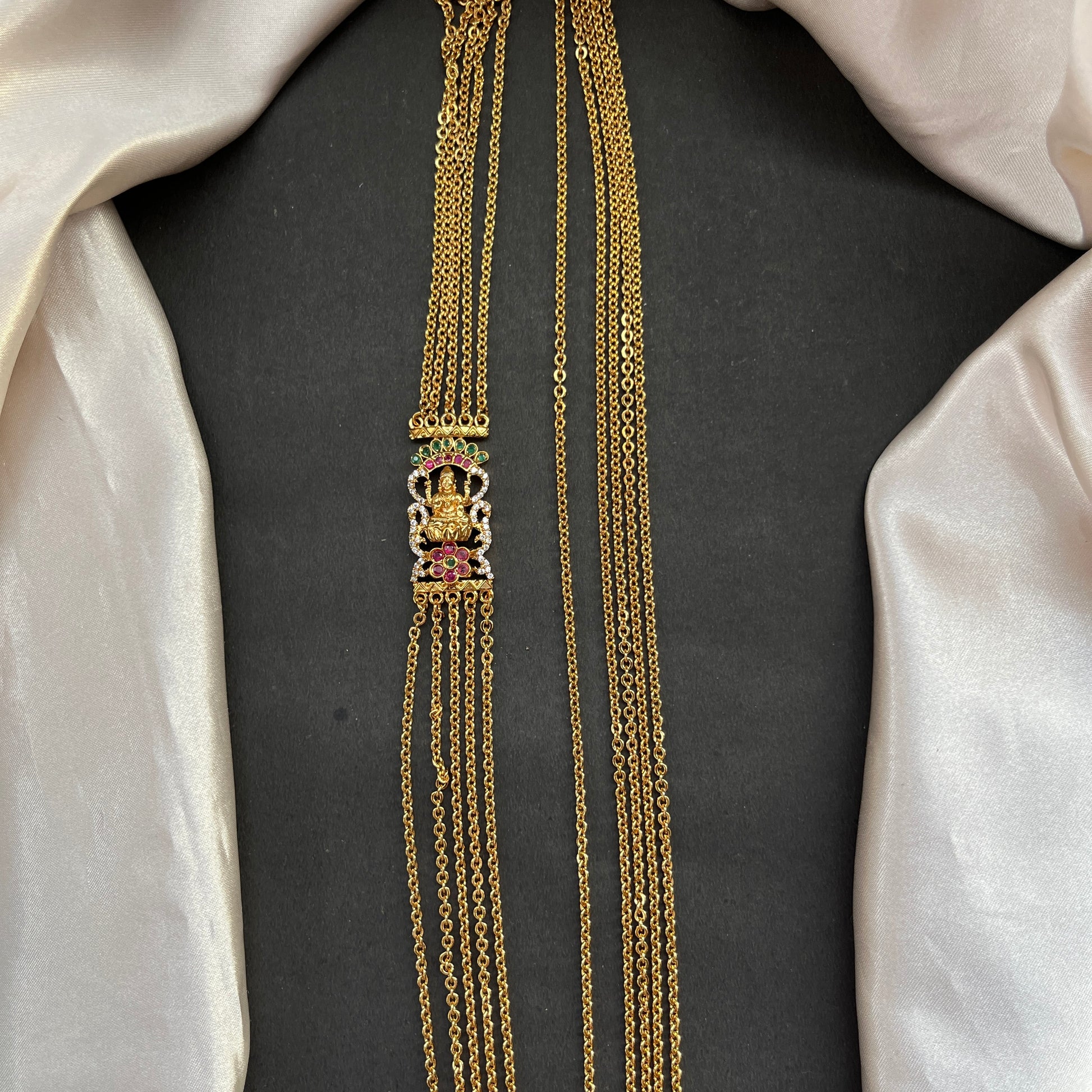 Gold look alike necklace set with matching earrings – traditional bridal imitation jewelry,Traditional gold tone necklace set – imitation kundan jewelry for festive and bridal wear