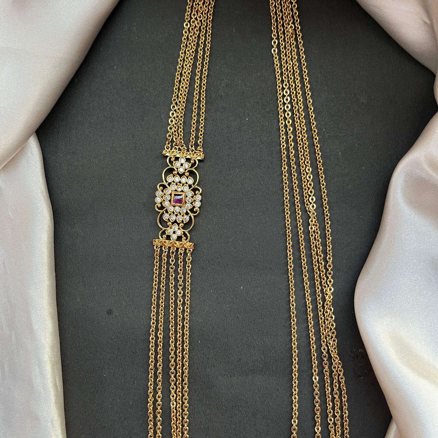 Gold look alike necklace set with matching earrings – traditional bridal imitation jewelry,Traditional gold tone necklace set – imitation kundan jewelry for festive and bridal wear