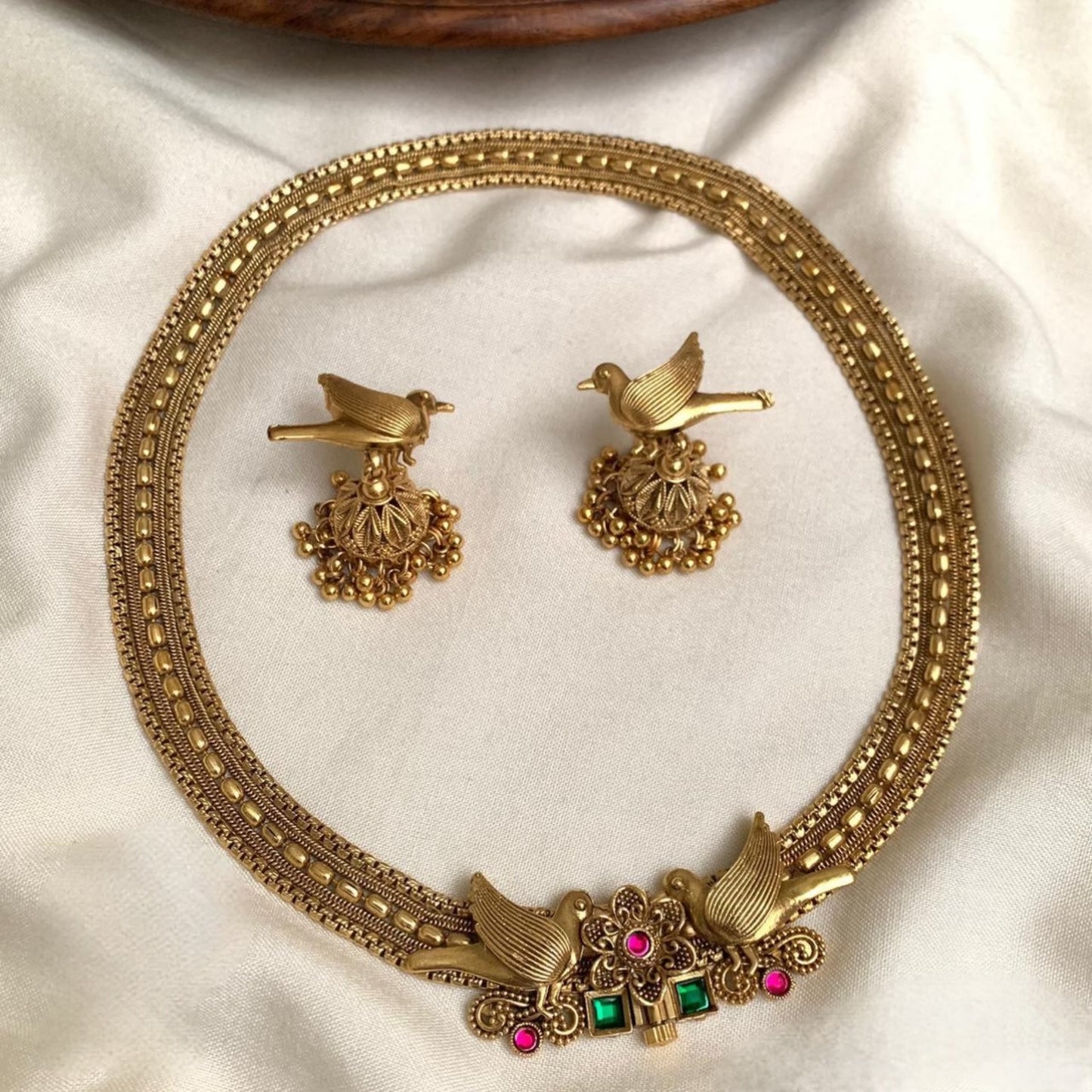 Designer Gold Look set - Centre Screw model opening