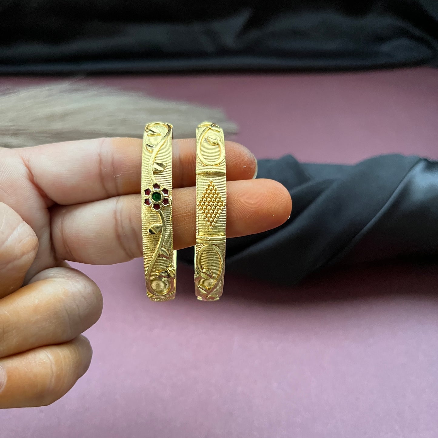 Gold look alike,Imitation jewelry,Bridal / party wear,Openable / antique / temple design,Artificial bangles