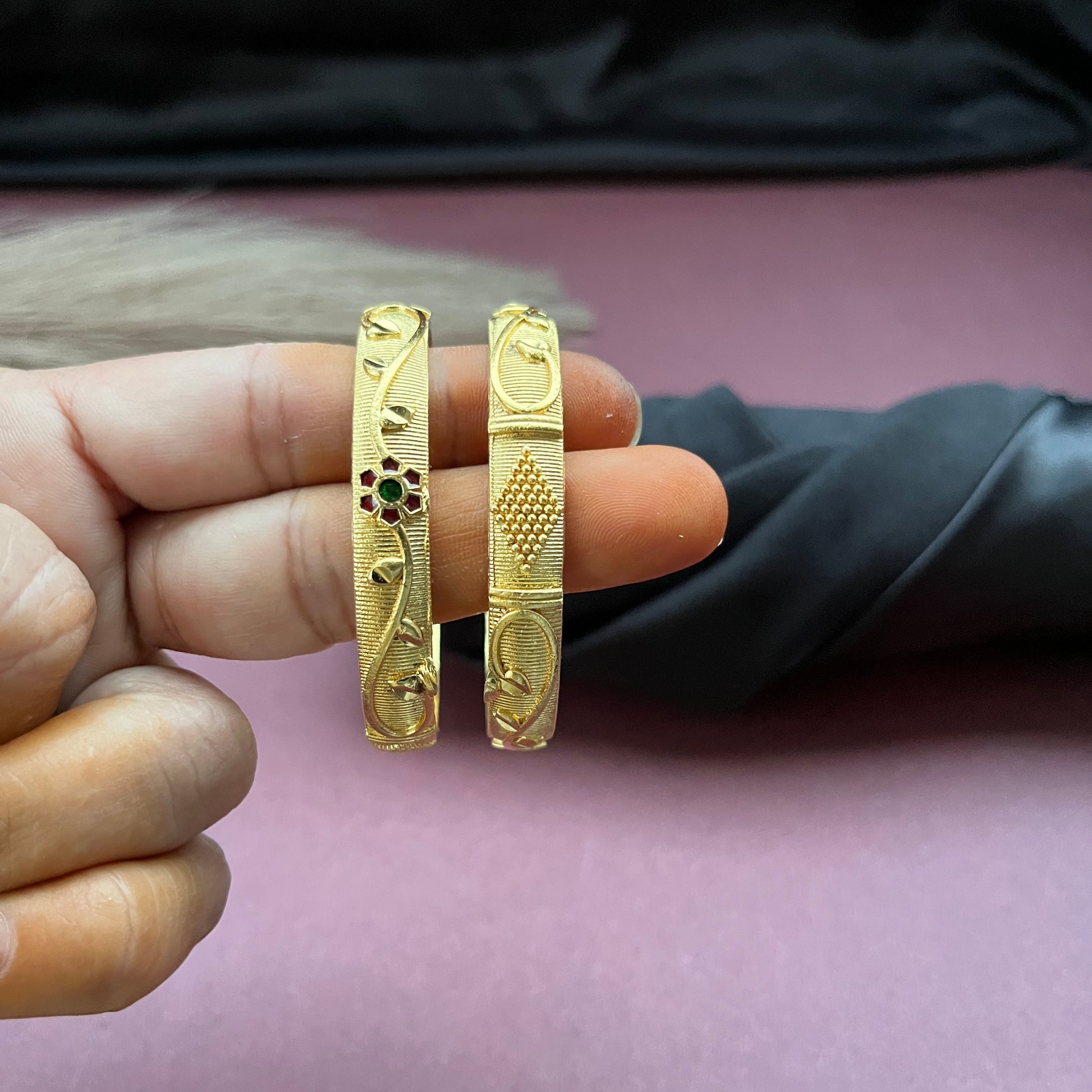 Gold look alike,Imitation jewelry,Bridal / party wear,Openable / antique / temple design,Artificial bangles