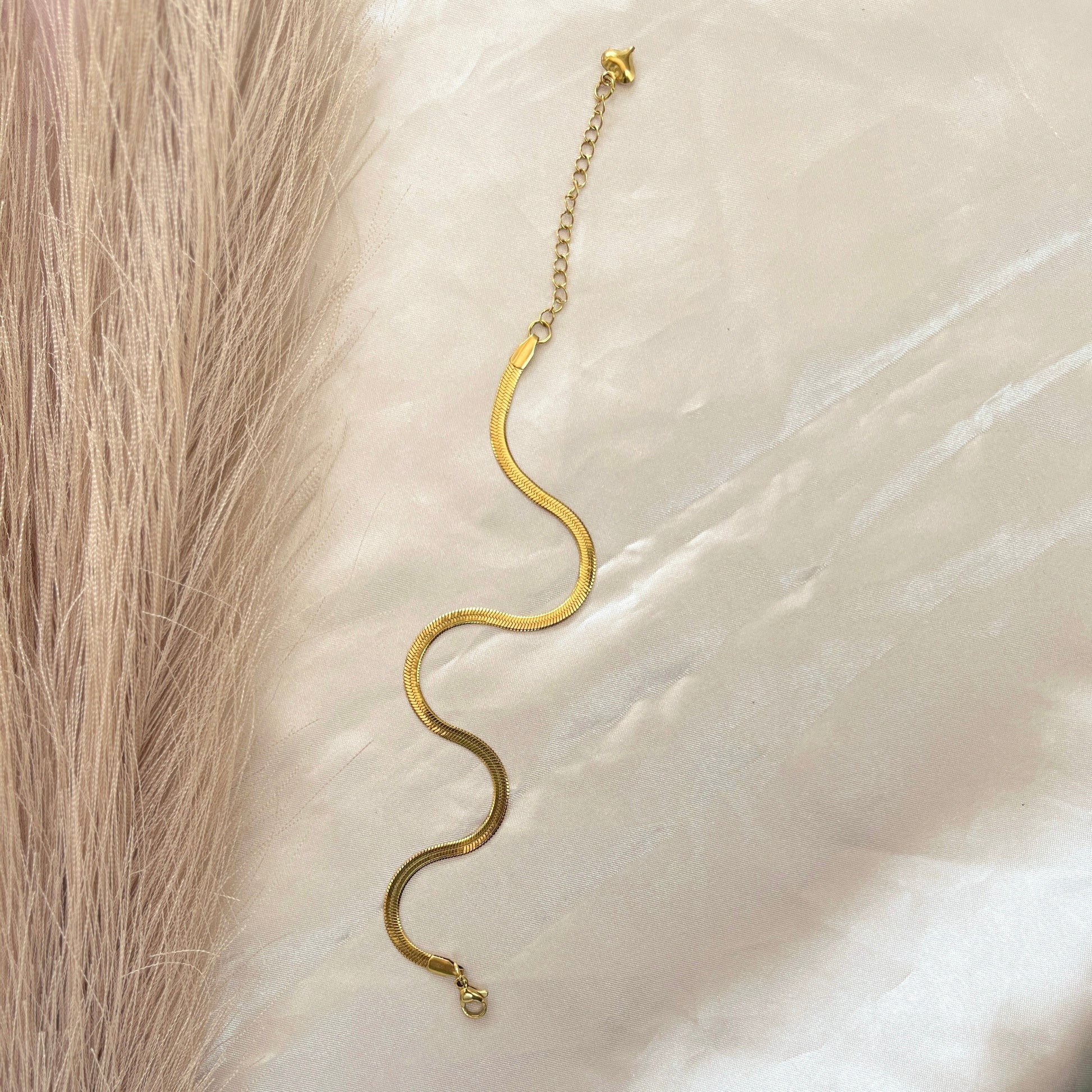 #stainlessteel #hercollection #forher #necklaces #bracelets #accessories #metal #küpe #giftideas #antitarnish #fashion #fashiontrends #onlinestore #new #stainlesssteelaccessories #earrings #stainlesssteel #explorepage #necklace #onlineshopping #custommade #gold #jewellerylove #jewellerydesign #accessoriesaddict #presents #newcollection #antitarnishjewelry