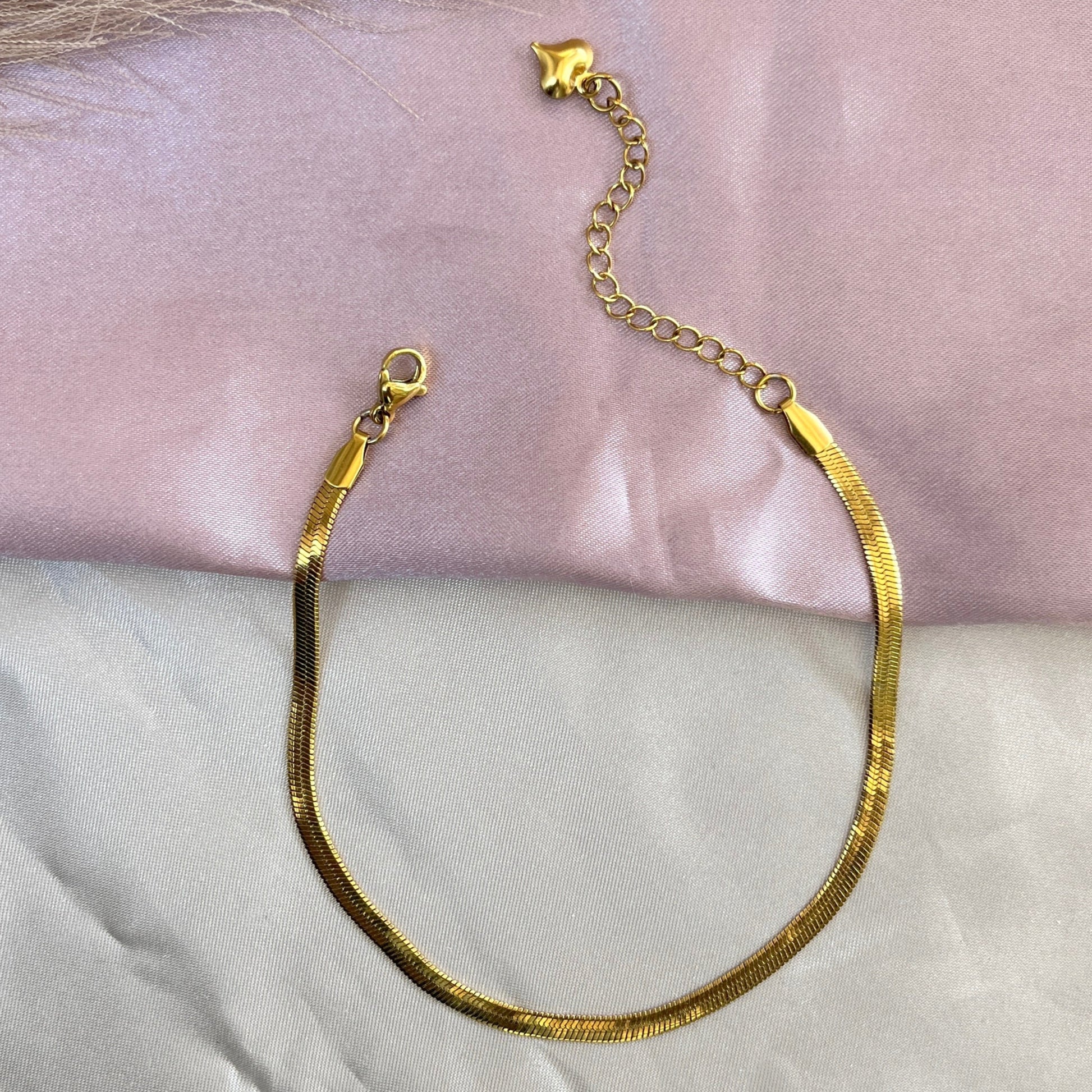 #stainlessteel #hercollection #forher #necklaces #bracelets #accessories #metal #küpe #giftideas #antitarnish #fashion #fashiontrends #onlinestore #new #stainlesssteelaccessories #earrings #stainlesssteel #explorepage #necklace #onlineshopping #custommade #gold #jewellerylove #jewellerydesign #accessoriesaddict #presents #newcollection #antitarnishjewelry