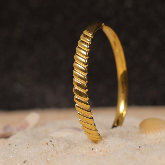 #stainlessteel #hercollection #forher #necklaces #bracelets #accessories #metal #küpe #giftideas #antitarnish #fashion #fashiontrends #onlinestore #new #stainlesssteelaccessories #earrings #stainlesssteel #explorepage #necklace #onlineshopping #custommade #gold #jewellerylove #jewellerydesign #accessoriesaddict #presents #newcollection #antitarnishjewelry