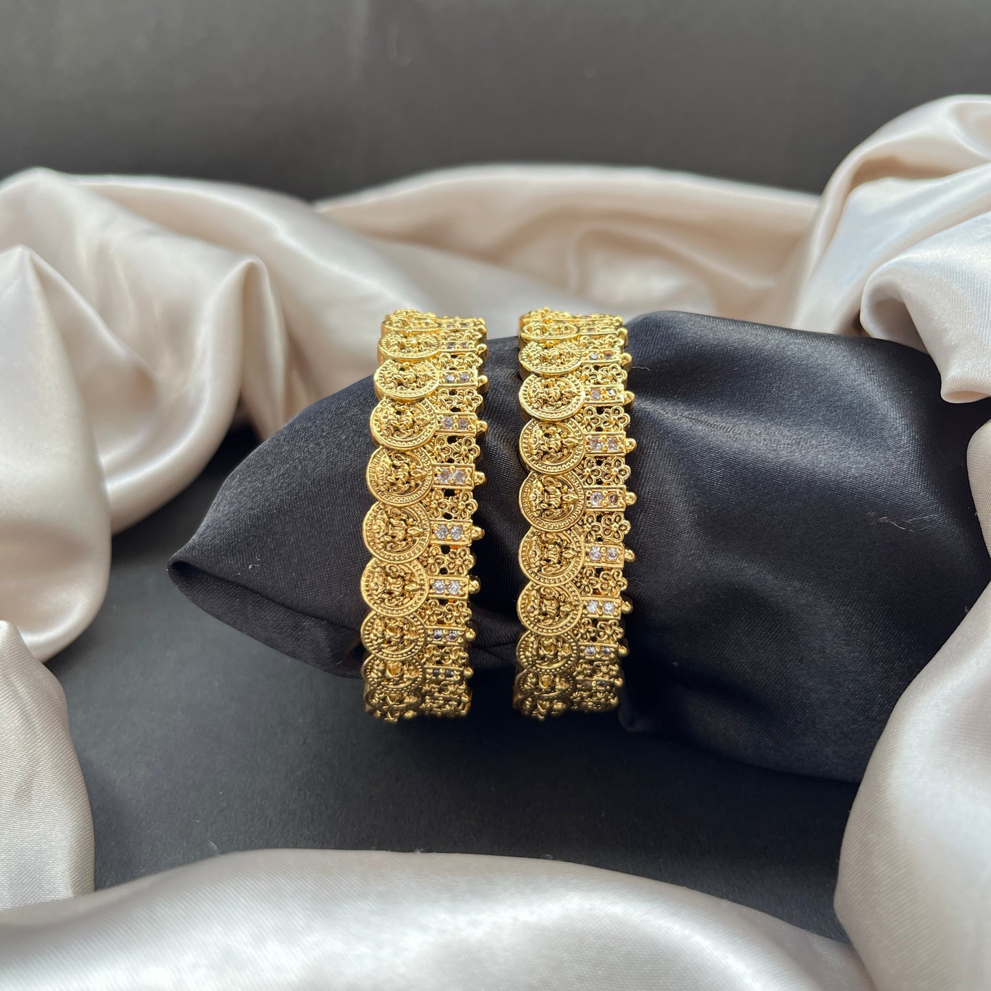 Gold look alike,Imitation jewelry,Bridal / party wear,Openable / antique / temple design,Artificial bangles