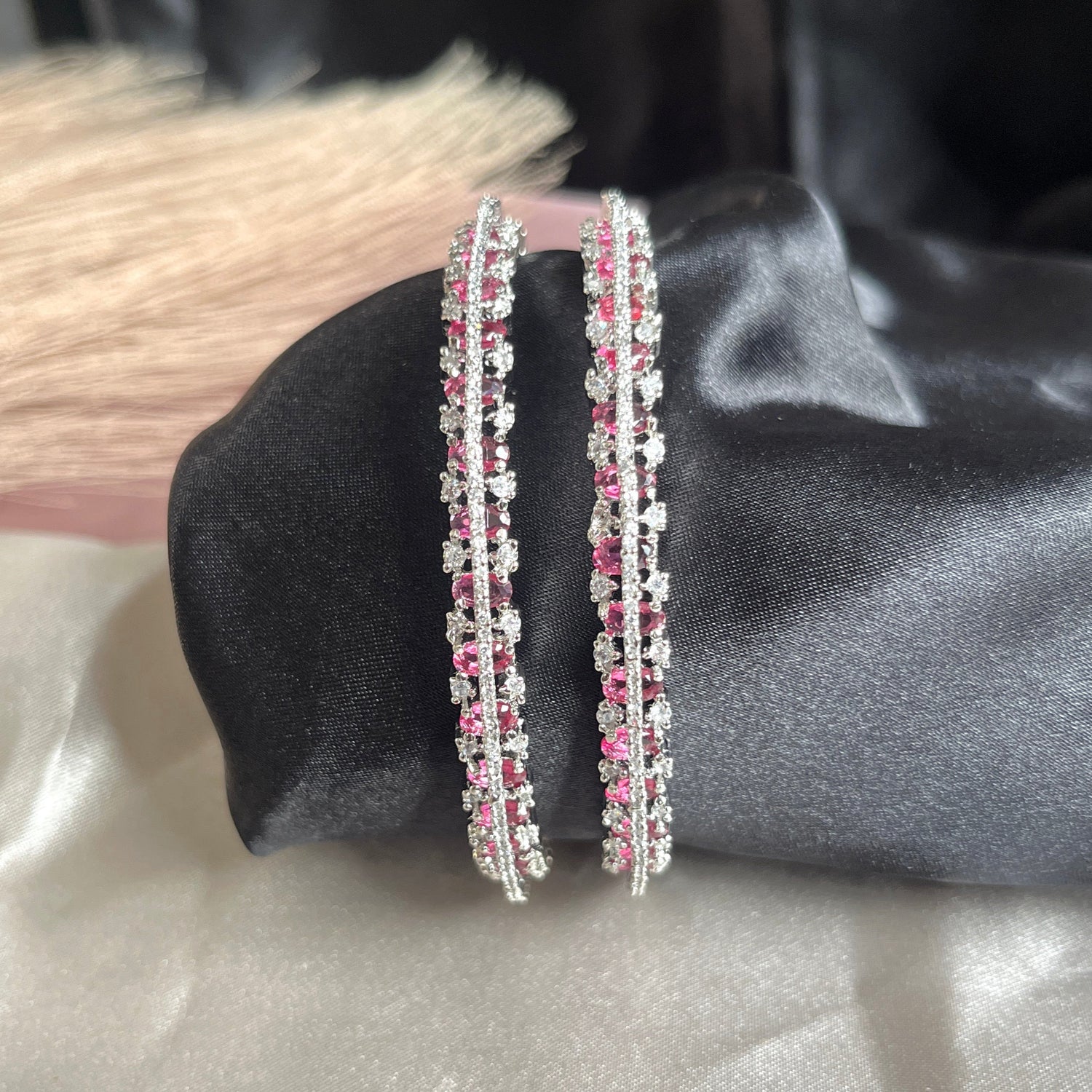 #multicolourbangle #multicolourbangleset #multicolourbangles #latestbanglesonline #redbangles #latestbanglesdesigns #latestbangle #latestbanglesdesign #latestbangles #bangle #buybangle #buypakistanijewelryonline #pakistanifashion #pakistanijewlery #pakistanijewelryonline #stylishbangles #onlinebanglesshop #stylishbracelets #buypakistaniproducts #fashiongram #ordernow #shopnow #shopnowonline #dailywearearings #dailywear #classyearrings #foryou #buyearingsonline #pakistani #pearlbangles