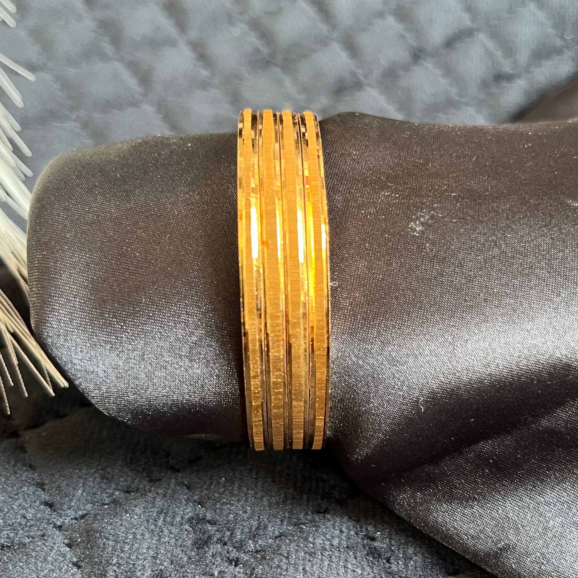 #multicolourbangle #multicolourbangleset #multicolourbangles #latestbanglesonline #redbangles #latestbanglesdesigns #latestbangle #latestbanglesdesign #latestbangles #bangle #buybangle #buypakistanijewelryonline #pakistanifashion #pakistanijewlery #pakistanijewelryonline #stylishbangles #onlinebanglesshop #stylishbracelets #buypakistaniproducts #fashiongram #ordernow #shopnow #shopnowonline #dailywearearings #dailywear #classyearrings #foryou #buyearingsonline #pakistani #pearlbangles