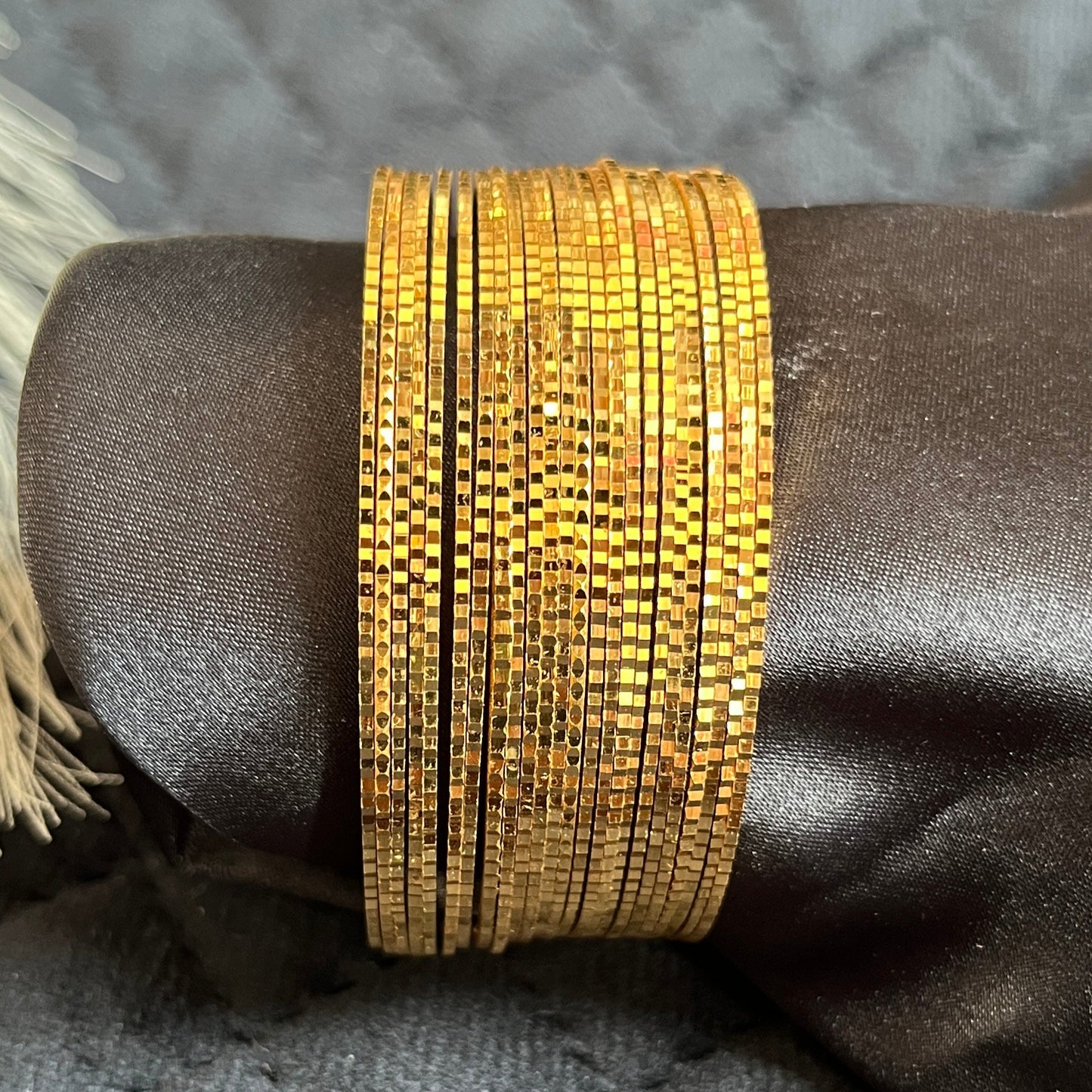 #multicolourbangle #multicolourbangleset #multicolourbangles #latestbanglesonline #redbangles #latestbanglesdesigns #latestbangle #latestbanglesdesign #latestbangles #bangle #buybangle #buypakistanijewelryonline #pakistanifashion #pakistanijewlery #pakistanijewelryonline #stylishbangles #onlinebanglesshop #stylishbracelets #buypakistaniproducts #fashiongram #ordernow #shopnow #shopnowonline #dailywearearings #dailywear #classyearrings #foryou #buyearingsonline #pakistani #pearlbangles