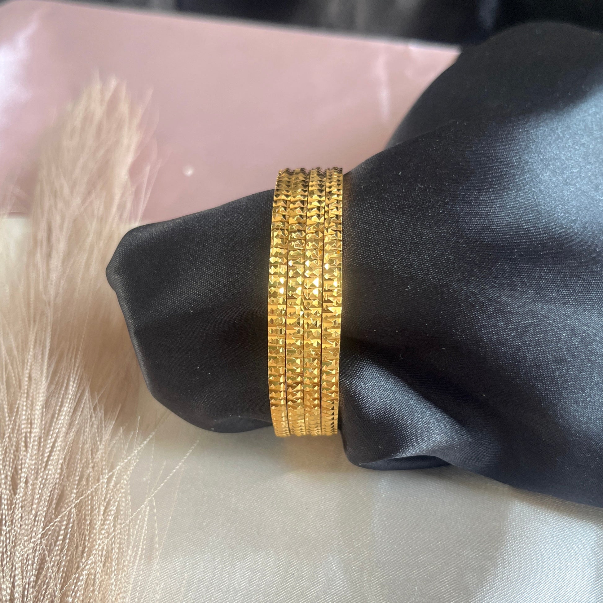 #multicolourbangle #multicolourbangleset #multicolourbangles #latestbanglesonline #redbangles #latestbanglesdesigns #latestbangle #latestbanglesdesign #latestbangles #bangle #buybangle #buypakistanijewelryonline #pakistanifashion #pakistanijewlery #pakistanijewelryonline #stylishbangles #onlinebanglesshop #stylishbracelets #buypakistaniproducts #fashiongram #ordernow #shopnow #shopnowonline #dailywearearings #dailywear #classyearrings #foryou #buyearingsonline #pakistani #pearlbangles