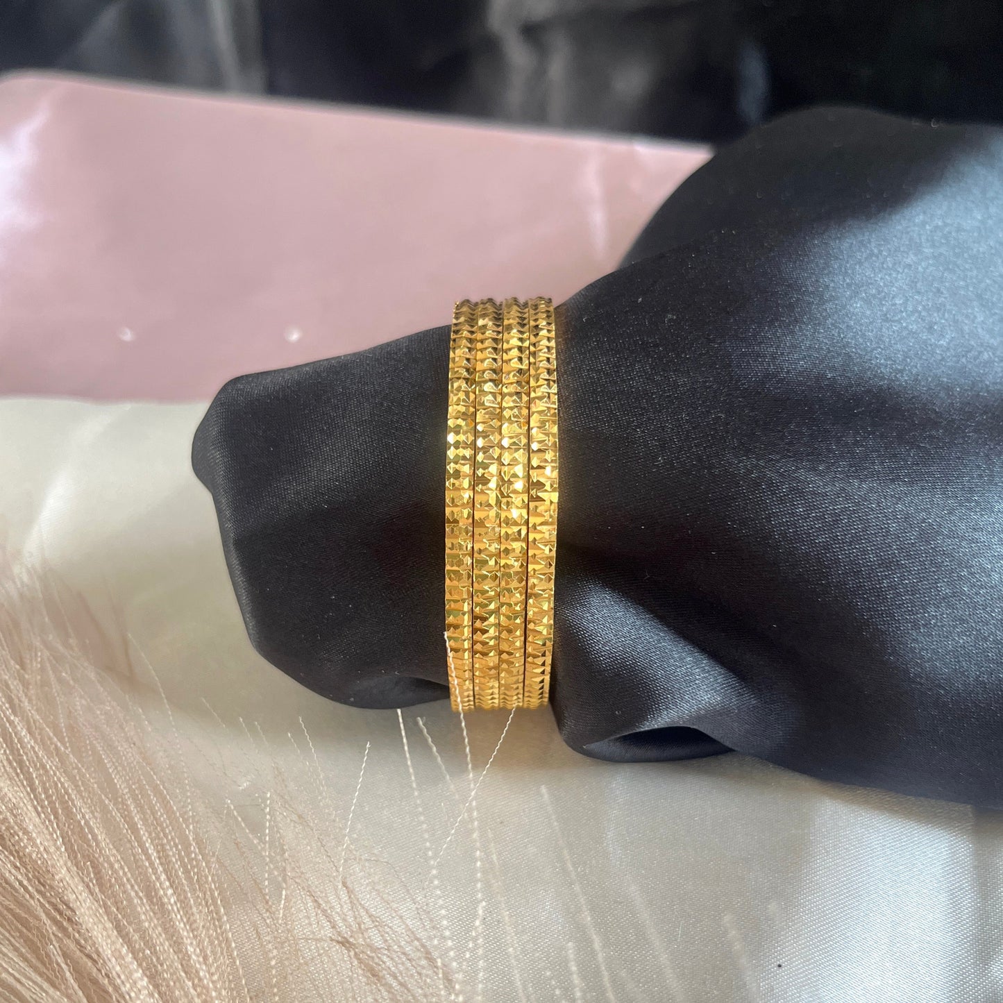 #multicolourbangle #multicolourbangleset #multicolourbangles #latestbanglesonline #redbangles #latestbanglesdesigns #latestbangle #latestbanglesdesign #latestbangles #bangle #buybangle #buypakistanijewelryonline #pakistanifashion #pakistanijewlery #pakistanijewelryonline #stylishbangles #onlinebanglesshop #stylishbracelets #buypakistaniproducts #fashiongram #ordernow #shopnow #shopnowonline #dailywearearings #dailywear #classyearrings #foryou #buyearingsonline #pakistani #pearlbangles