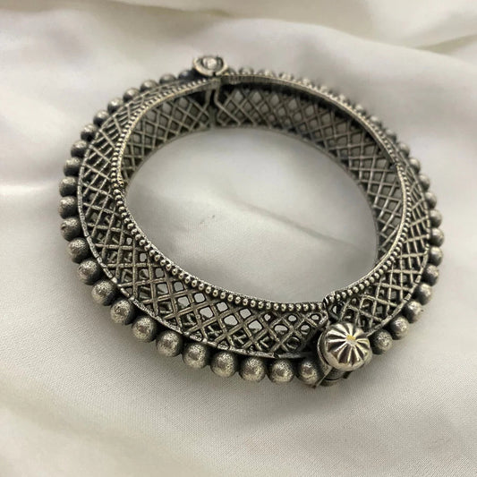 #germansilver #oxidisedjewellery #earrings #germansilverjewellery #indianjewellery #fashion #jewellery #jhumkas #kundanjewellery #jhumka #oxidisedearrings #oxidised #germansilverearrings #meenakariearrings #germansilverjhumka #accessories #chennai #silver #oxidisedsilver #jhumkalove #jewelry #necklace #oxidisedsilverjewellery #silverlookalike #jhumkis #fashionjewelry #southindianjewellery #jhumkaswag #choker #onlineshopping