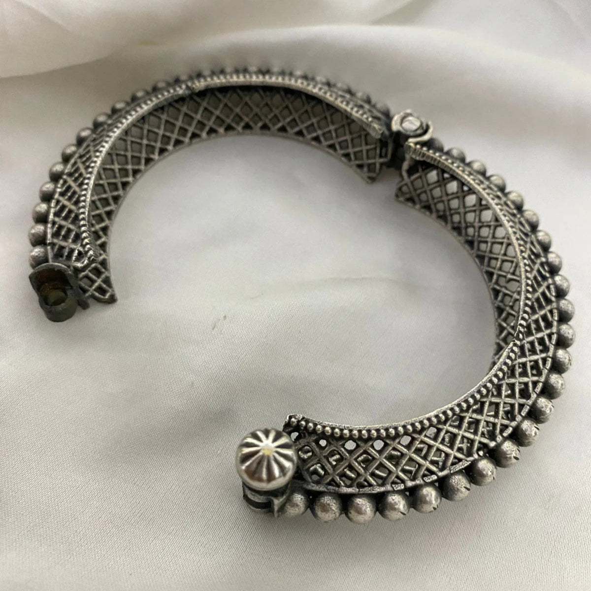 #germansilver #oxidisedjewellery #earrings #germansilverjewellery #indianjewellery #fashion #jewellery #jhumkas #kundanjewellery #jhumka #oxidisedearrings #oxidised #germansilverearrings #meenakariearrings #germansilverjhumka #accessories #chennai #silver #oxidisedsilver #jhumkalove #jewelry #necklace #oxidisedsilverjewellery #silverlookalike #jhumkis #fashionjewelry #southindianjewellery #jhumkaswag #choker #onlineshopping