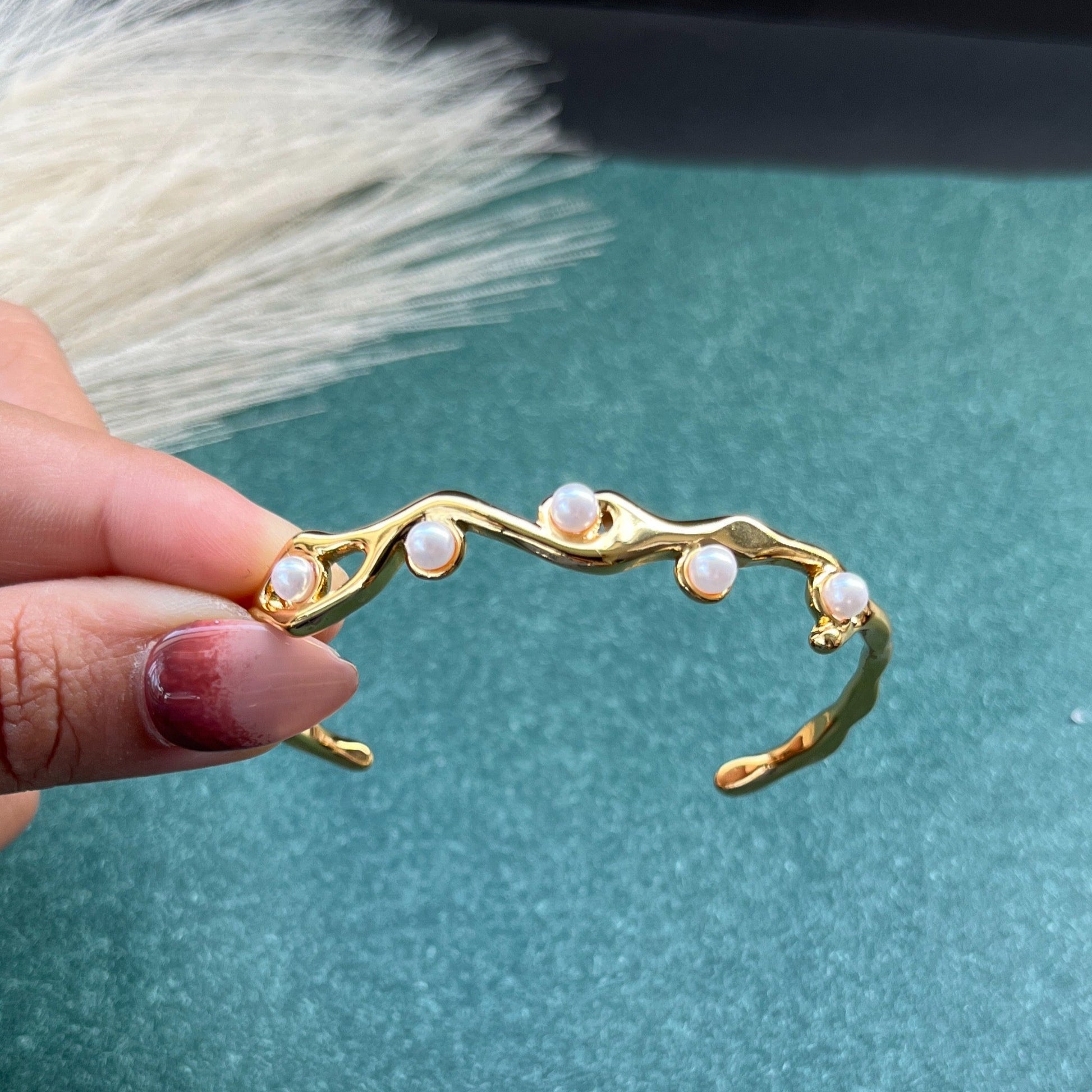 18K gold plated,Anti-tarnish bangles,Modern / sleek / elegant bangles
