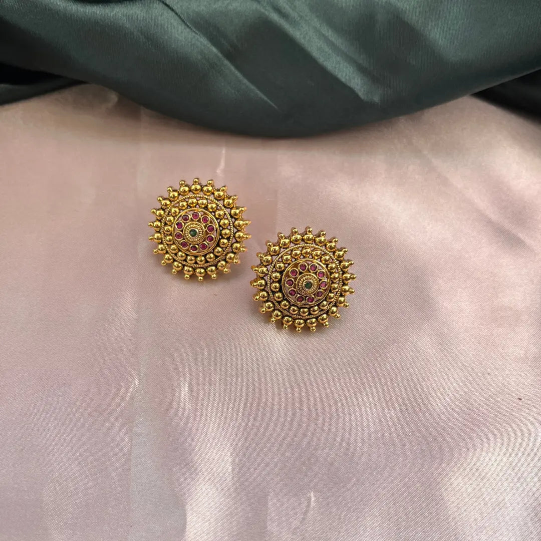 Chhavi Stud - Green with Pink