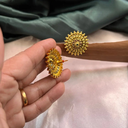 Chhavi Stud - Green with Pink