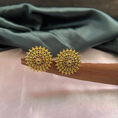 Chhavi Stud - Green with Pink