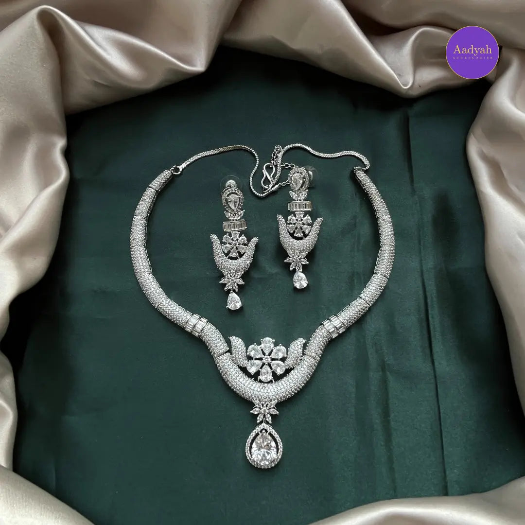 Diamond Look Necklace Set - White