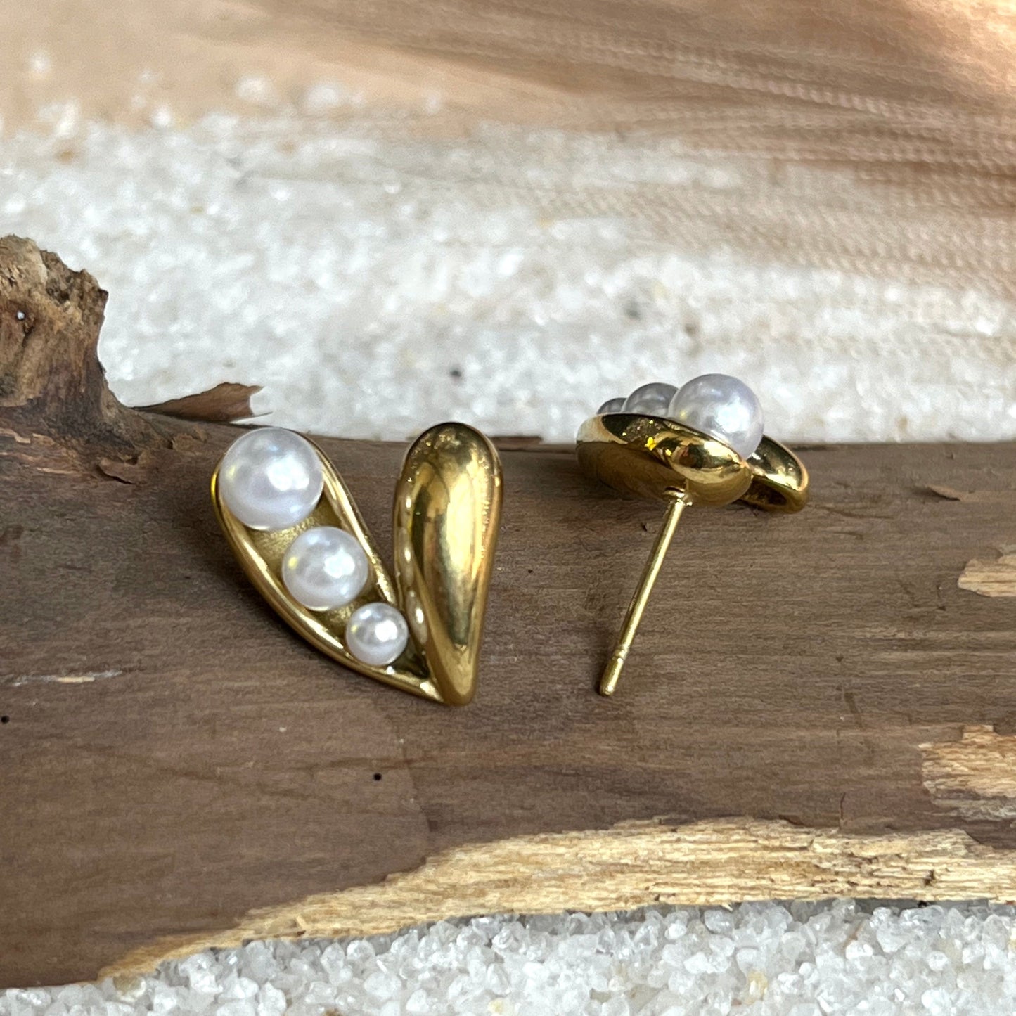 #stainlessteel #hercollection #forher #necklaces #bracelets #accessories #metal #küpe #giftideas #antitarnish #fashion #fashiontrends #onlinestore #new #stainlesssteelaccessories #earrings #stainlesssteel #explorepage #necklace #onlineshopping #custommade #gold #jewellerylove #jewellerydesign #accessoriesaddict #presents #newcollection #antitarnishjewelry