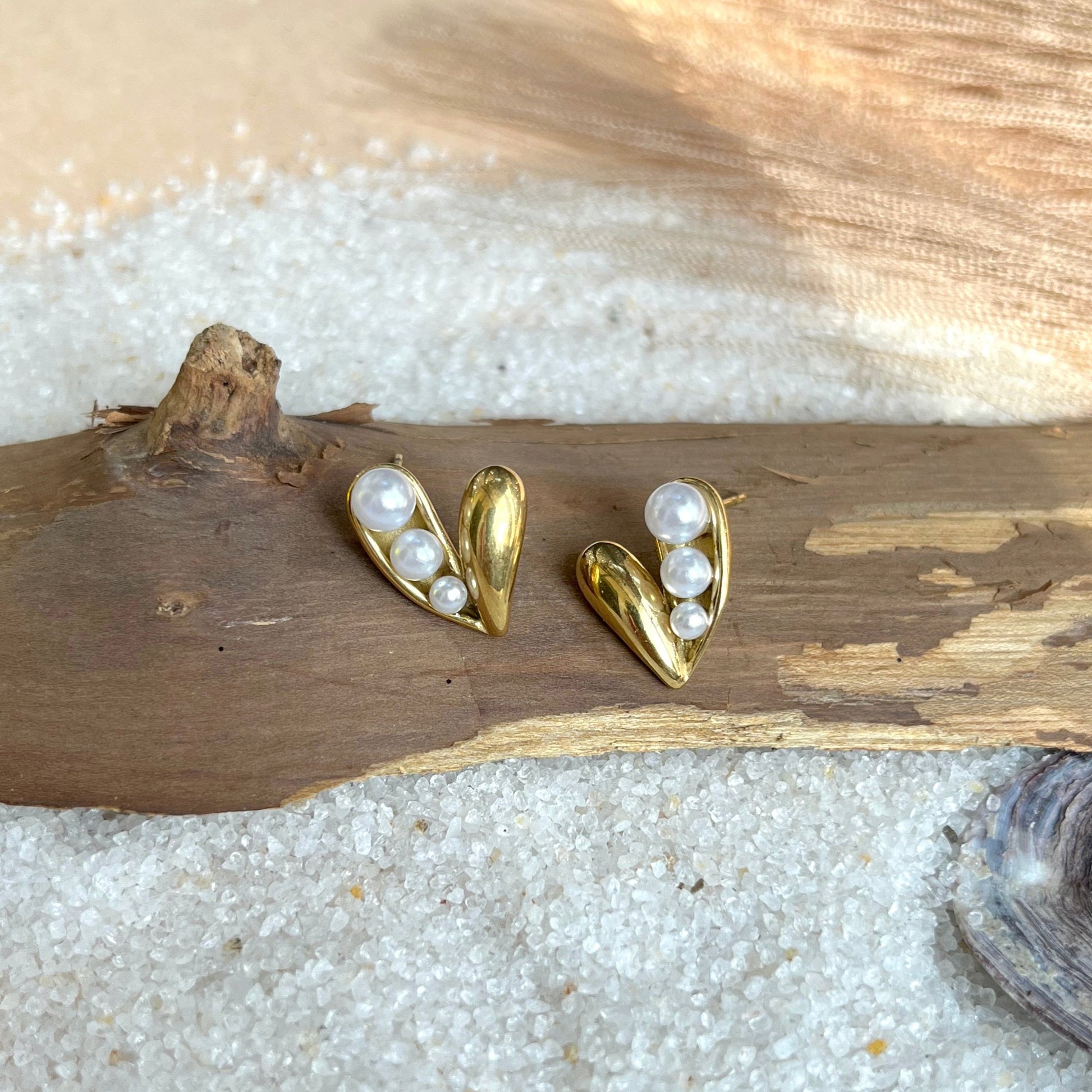#stainlessteel #hercollection #forher #necklaces #bracelets #accessories #metal #küpe #giftideas #antitarnish #fashion #fashiontrends #onlinestore #new #stainlesssteelaccessories #earrings #stainlesssteel #explorepage #necklace #onlineshopping #custommade #gold #jewellerylove #jewellerydesign #accessoriesaddict #presents #newcollection #antitarnishjewelry