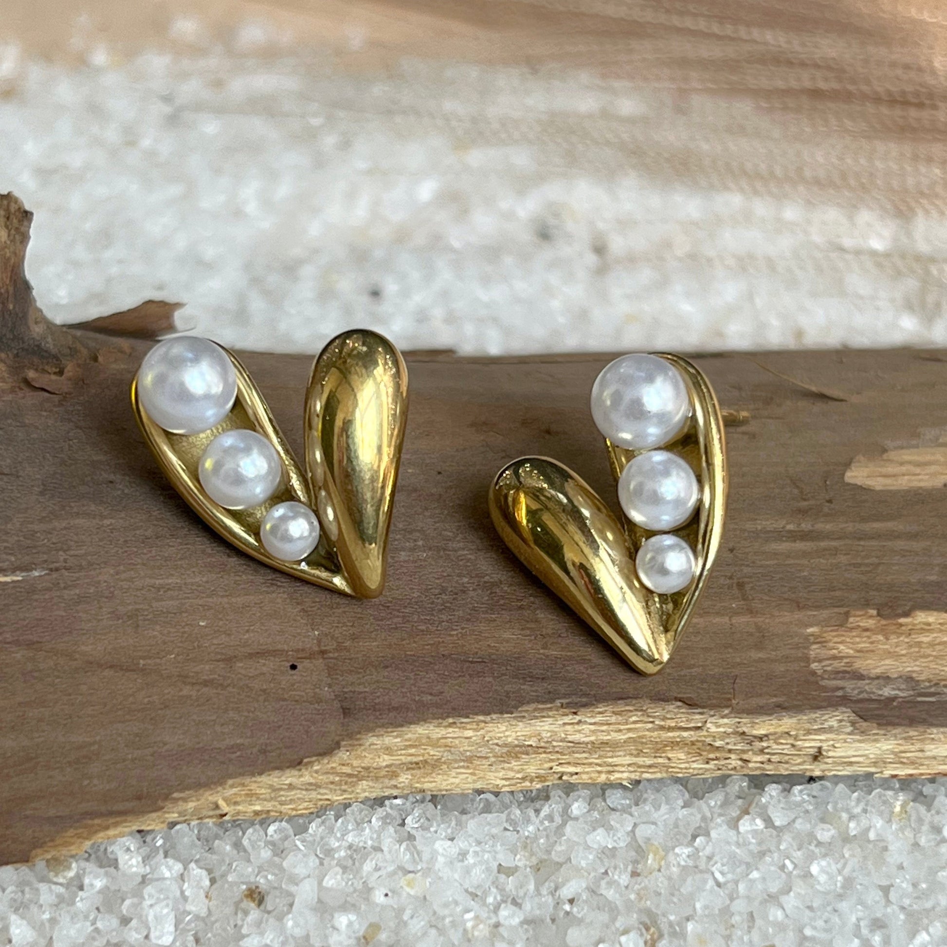 #stainlessteel #hercollection #forher #necklaces #bracelets #accessories #metal #küpe #giftideas #antitarnish #fashion #fashiontrends #onlinestore #new #stainlesssteelaccessories #earrings #stainlesssteel #explorepage #necklace #onlineshopping #custommade #gold #jewellerylove #jewellerydesign #accessoriesaddict #presents #newcollection #antitarnishjewelry