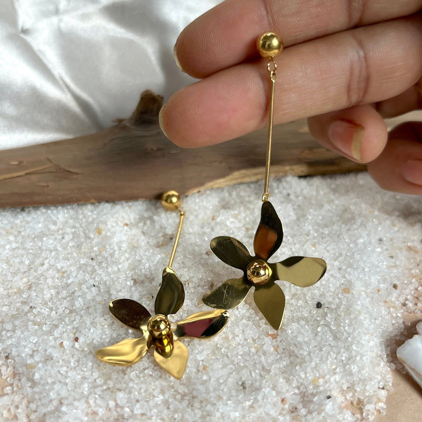 #stainlessteel #hercollection #forher #necklaces #bracelets #accessories #metal #küpe #giftideas #antitarnish #fashion #fashiontrends #onlinestore #new #stainlesssteelaccessories #earrings #stainlesssteel #explorepage #necklace #onlineshopping #custommade #gold #jewellerylove #jewellerydesign #accessoriesaddict #presents #newcollection #antitarnishjewelry