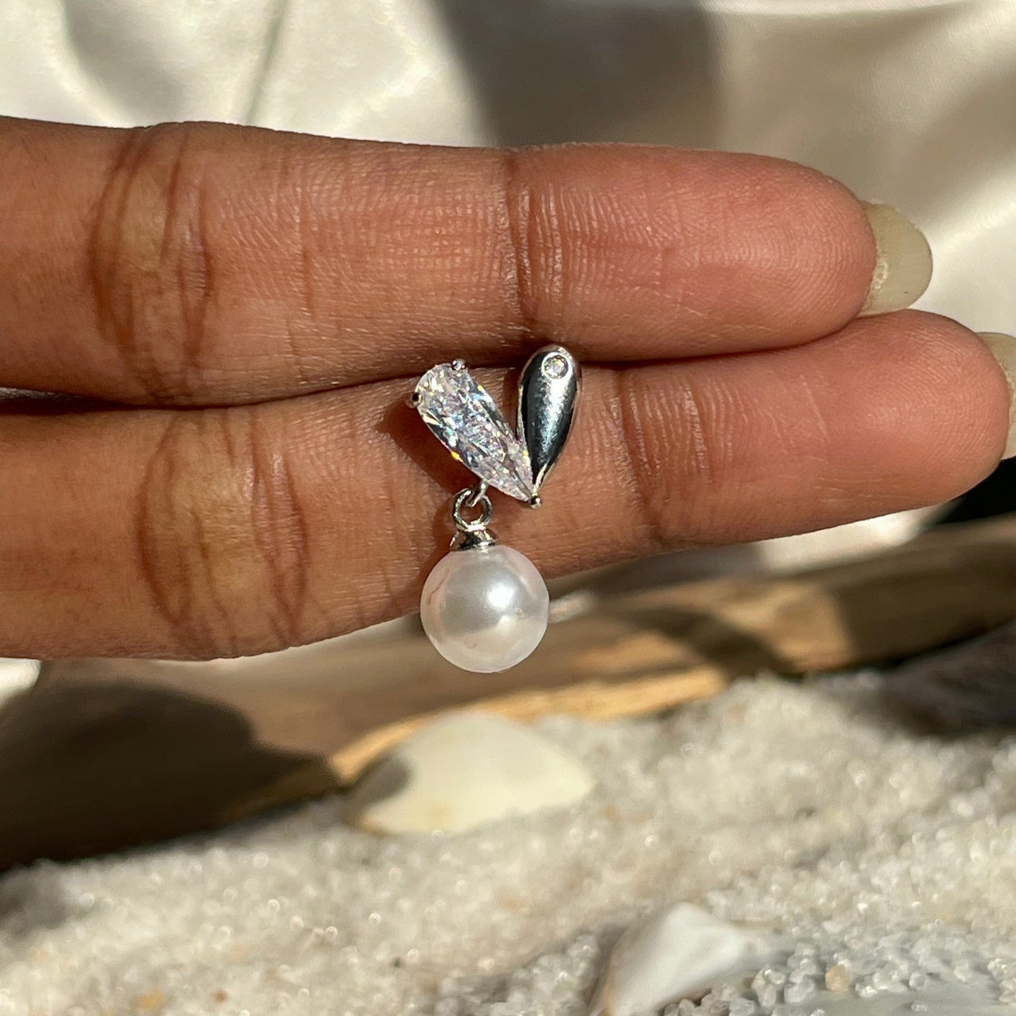#stainlessteel #hercollection #forher #necklaces #bracelets #accessories #metal #küpe #giftideas #antitarnish #fashion #fashiontrends #onlinestore #new #stainlesssteelaccessories #earrings #stainlesssteel #explorepage #necklace #onlineshopping #custommade #gold #jewellerylove #jewellerydesign #accessoriesaddict #presents #newcollection #antitarnishjewelry
