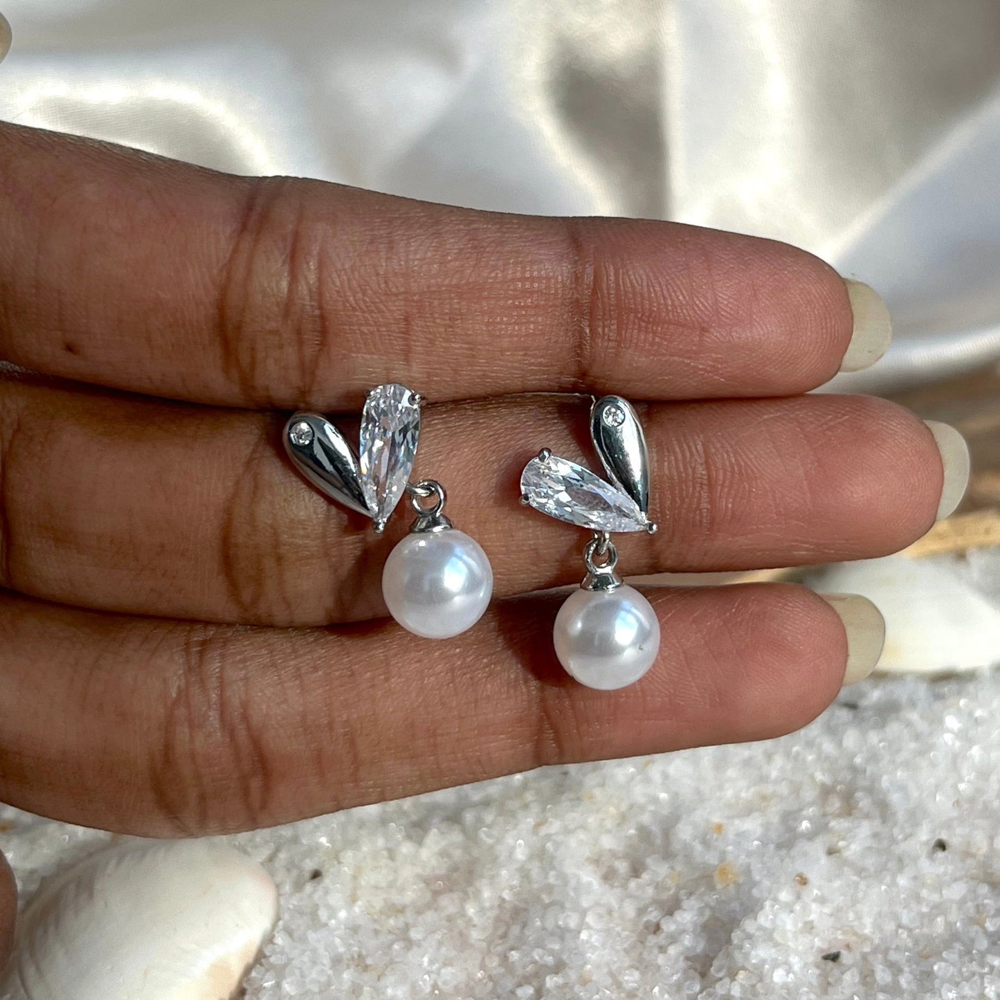 #stainlessteel #hercollection #forher #necklaces #bracelets #accessories #metal #küpe #giftideas #antitarnish #fashion #fashiontrends #onlinestore #new #stainlesssteelaccessories #earrings #stainlesssteel #explorepage #necklace #onlineshopping #custommade #gold #jewellerylove #jewellerydesign #accessoriesaddict #presents #newcollection #antitarnishjewelry