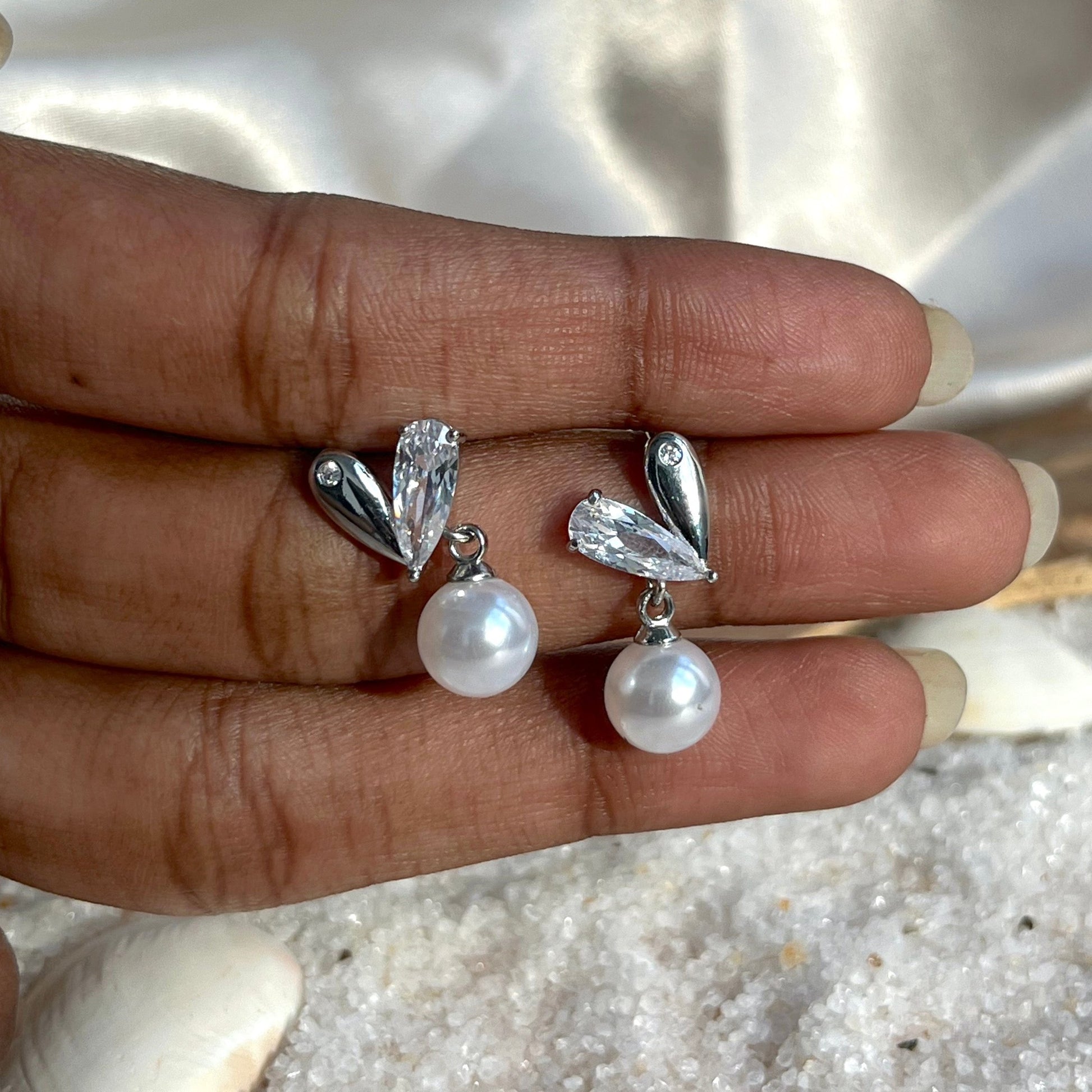 #stainlessteel #hercollection #forher #necklaces #bracelets #accessories #metal #küpe #giftideas #antitarnish #fashion #fashiontrends #onlinestore #new #stainlesssteelaccessories #earrings #stainlesssteel #explorepage #necklace #onlineshopping #custommade #gold #jewellerylove #jewellerydesign #accessoriesaddict #presents #newcollection #antitarnishjewelry