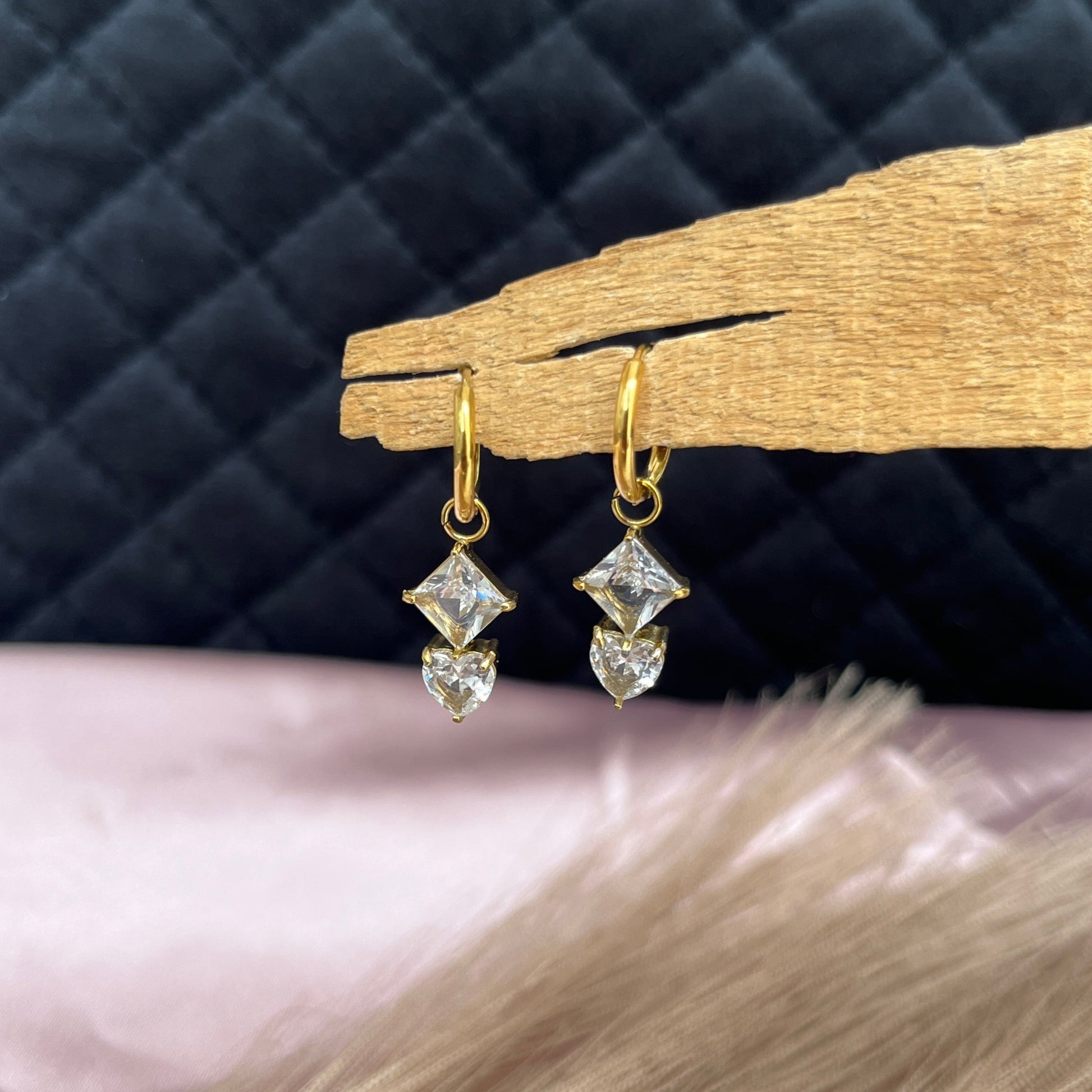 #stainlessteel #hercollection #forher #necklaces #bracelets #accessories #metal #küpe #giftideas #antitarnish #fashion #fashiontrends #onlinestore #new #stainlesssteelaccessories #earrings #stainlesssteel #explorepage #necklace #onlineshopping #custommade #gold #jewellerylove #jewellerydesign #accessoriesaddict #presents #newcollection #antitarnishjewelry