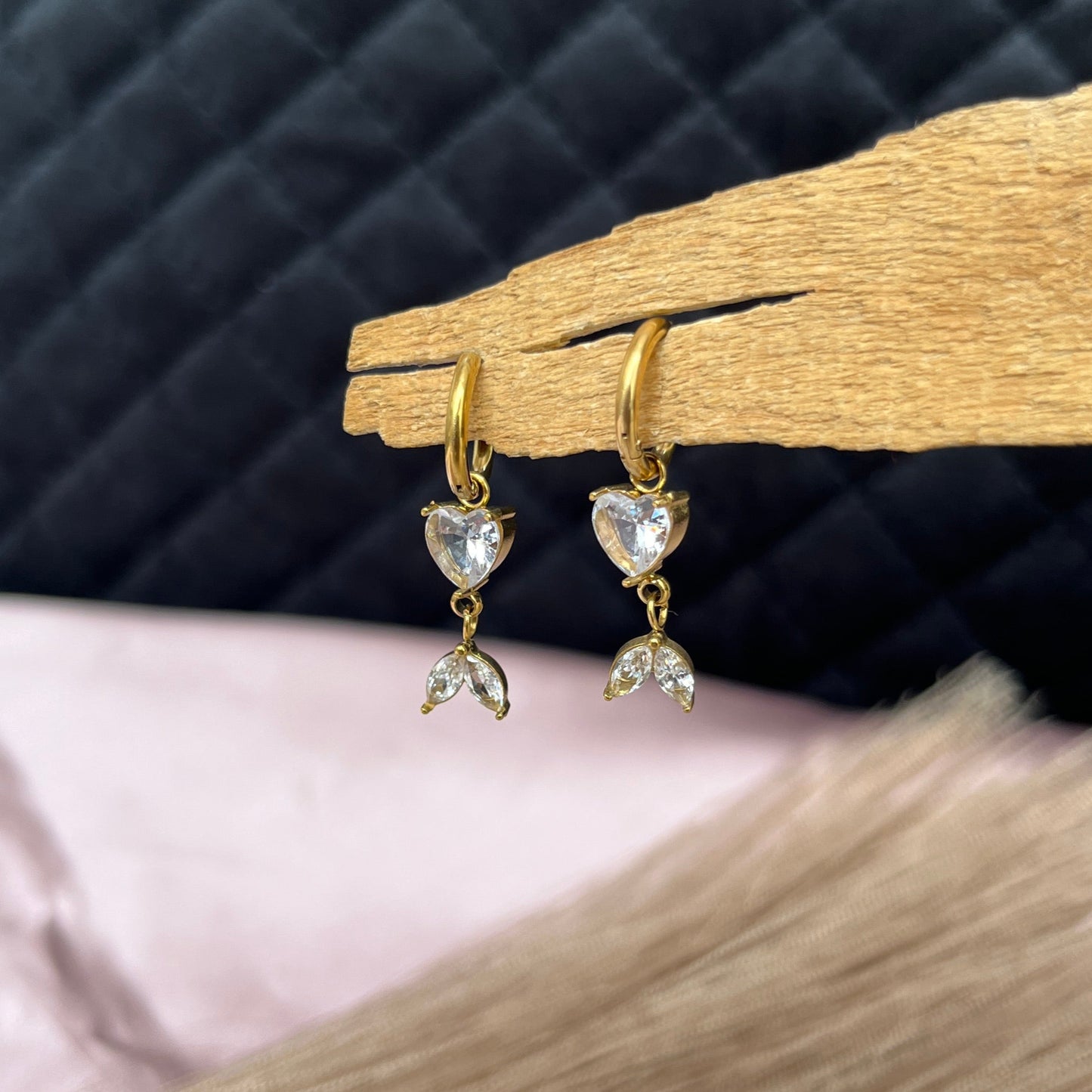 #stainlessteel #hercollection #forher #necklaces #bracelets #accessories #metal #küpe #giftideas #antitarnish #fashion #fashiontrends #onlinestore #new #stainlesssteelaccessories #earrings #stainlesssteel #explorepage #necklace #onlineshopping #custommade #gold #jewellerylove #jewellerydesign #accessoriesaddict #presents #newcollection #antitarnishjewelry