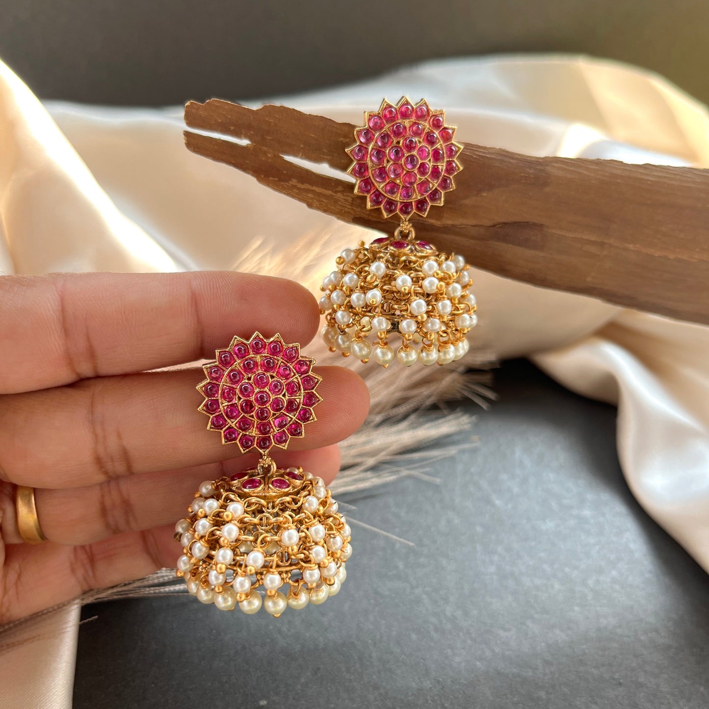 #onegramgold #onegramgoldjewellery #jewellery #southindianjewellery #bridaljewellery #jewelry #imitationjewellery #bangles #templejewellery #jewelrydesigner #fashion #hyderabad #onegramjewellery #czjewellery #necklace #trending #haram #earrings #fashionjewellery #weddingjewellery #onlineshopping #indianwedding #jewellerydesign #bridalset #jewel #trendy #chennai #bangalore #oxidisedjewellery #adjewellery
