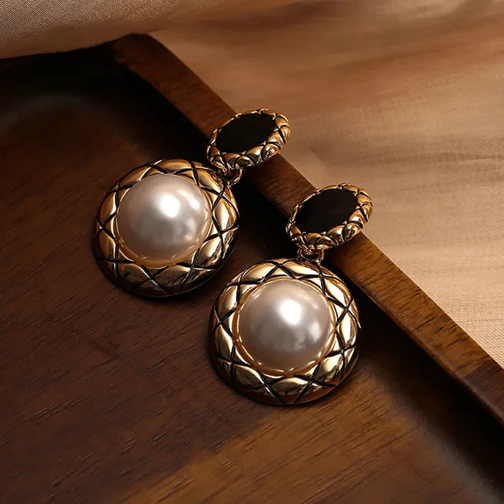#stainlessteel #hercollection #forher #necklaces #bracelets #accessories #metal #küpe #giftideas #antitarnish #fashion #fashiontrends #onlinestore #new #stainlesssteelaccessories #earrings #stainlesssteel #explorepage #necklace #onlineshopping #custommade #gold #jewellerylove #jewellerydesign #accessoriesaddict #presents #newcollection #antitarnishjewelry