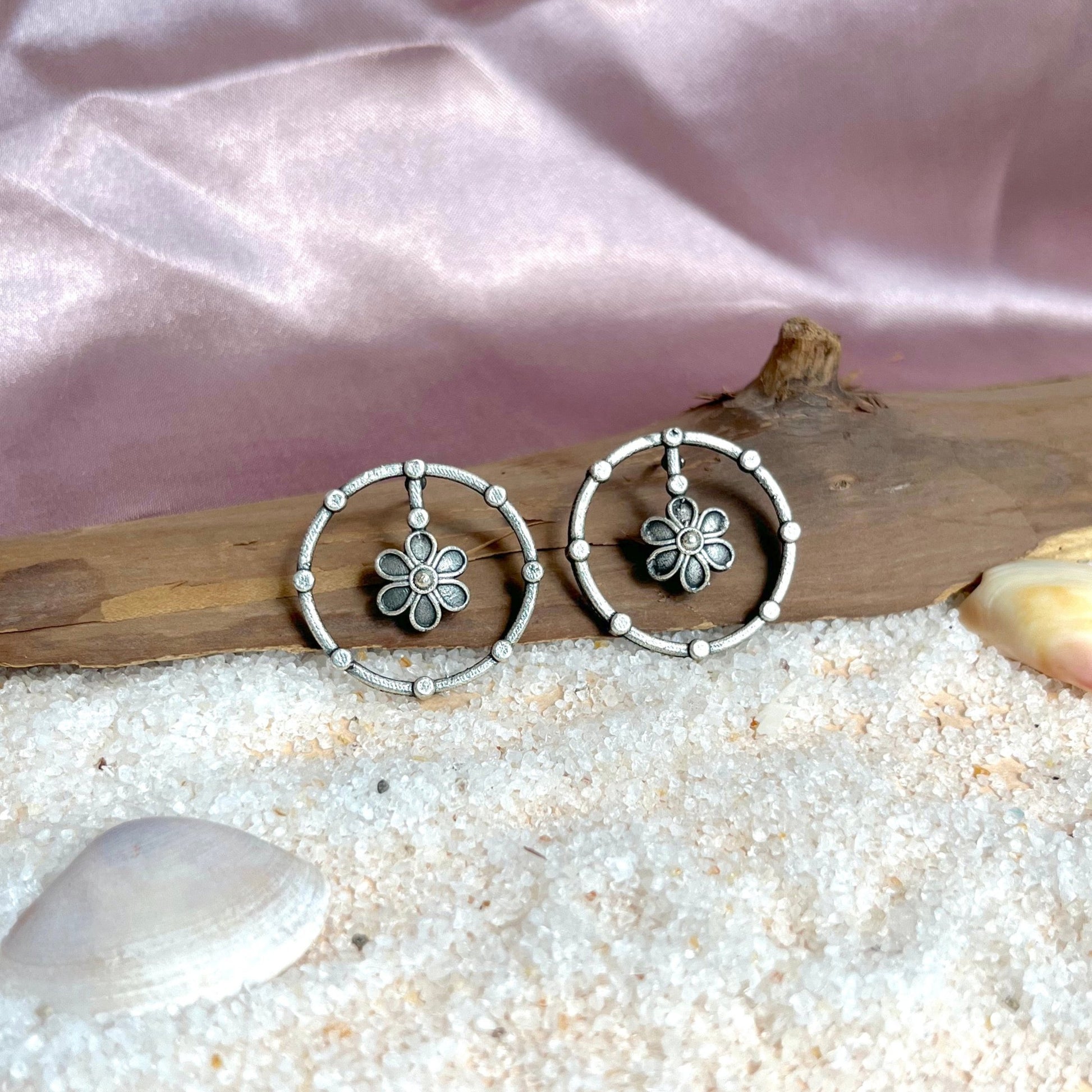 #germansilver #oxidisedjewellery #earrings #germansilverjewellery #indianjewellery #fashion #jewellery #jhumkas #kundanjewellery #jhumka #oxidisedearrings #oxidised #germansilverearrings #meenakariearrings #germansilverjhumka #accessories #chennai #silver #oxidisedsilver #jhumkalove #jewelry #necklace #oxidisedsilverjewellery #silverlookalike #jhumkis #fashionjewelry #southindianjewellery #jhumkaswag #choker #onlineshopping
