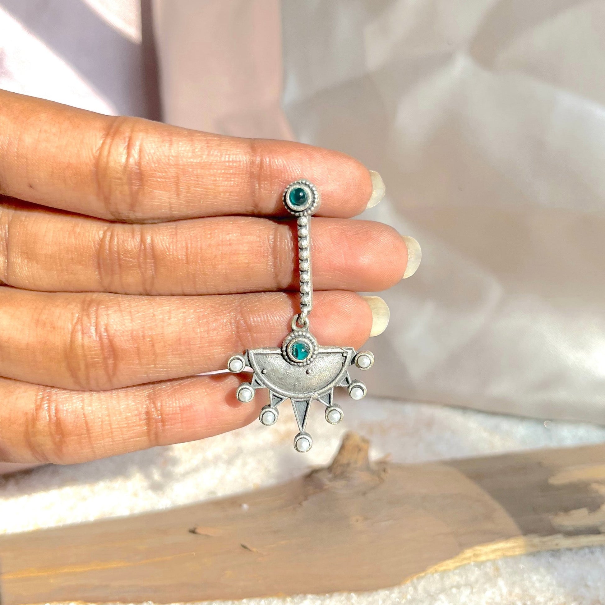 #germansilver #oxidisedjewellery #earrings #germansilverjewellery #indianjewellery #fashion #jewellery #jhumkas #kundanjewellery #jhumka #oxidisedearrings #oxidised #germansilverearrings #meenakariearrings #germansilverjhumka #accessories #chennai #silver #oxidisedsilver #jhumkalove #jewelry #necklace #oxidisedsilverjewellery #silverlookalike #jhumkis #fashionjewelry #southindianjewellery #jhumkaswag #choker #onlineshopping

