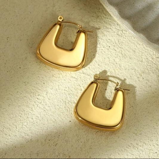 #stainlessteel #hercollection #forher #necklaces #bracelets #accessories #metal #küpe #giftideas #antitarnish #fashion #fashiontrends #onlinestore #new #stainlesssteelaccessories #earrings #stainlesssteel #explorepage #necklace #onlineshopping #custommade #gold #jewellerylove #jewellerydesign #accessoriesaddict #presents #newcollection #antitarnishjewelry