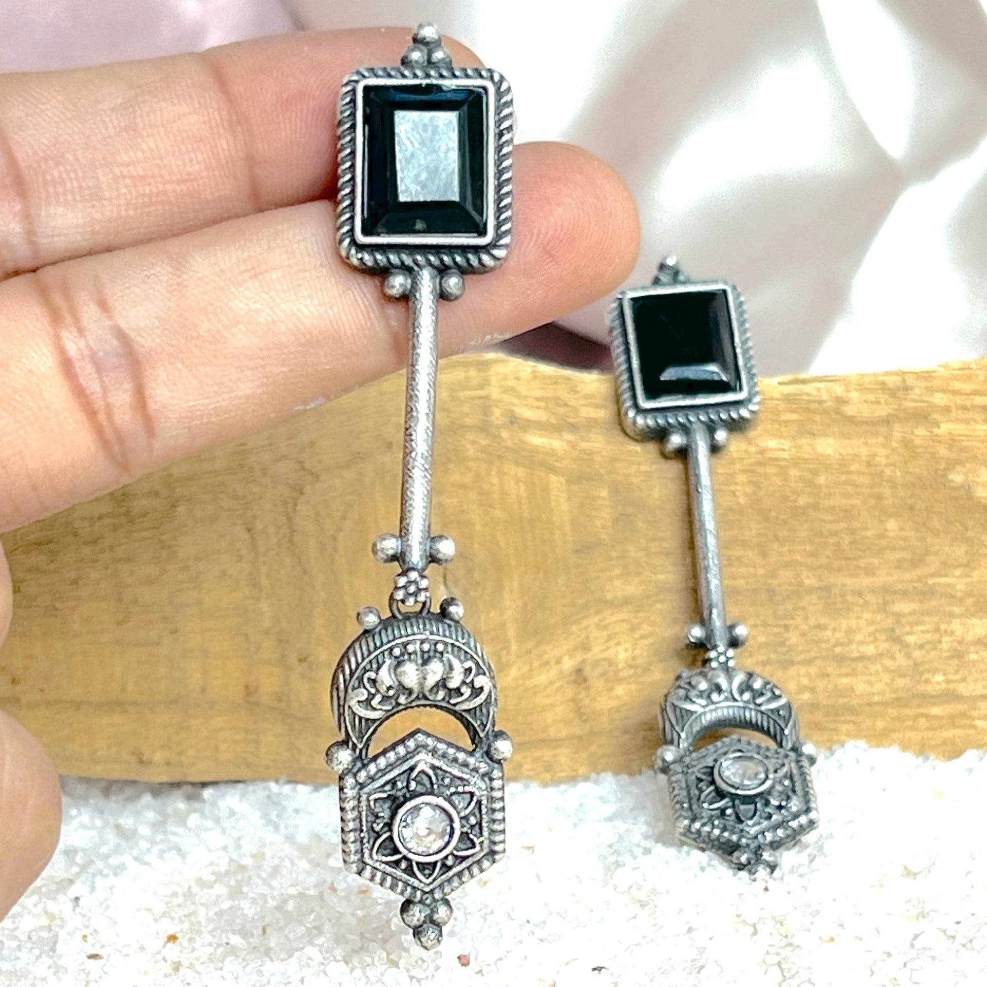 #germansilver #oxidisedjewellery #earrings #germansilverjewellery #indianjewellery #fashion #jewellery #jhumkas #kundanjewellery #jhumka #oxidisedearrings #oxidised #germansilverearrings #meenakariearrings #germansilverjhumka #accessories #chennai #silver #oxidisedsilver #jhumkalove #jewelry #necklace #oxidisedsilverjewellery #silverlookalike #jhumkis #fashionjewelry #southindianjewellery #jhumkaswag #choker #onlineshopping

