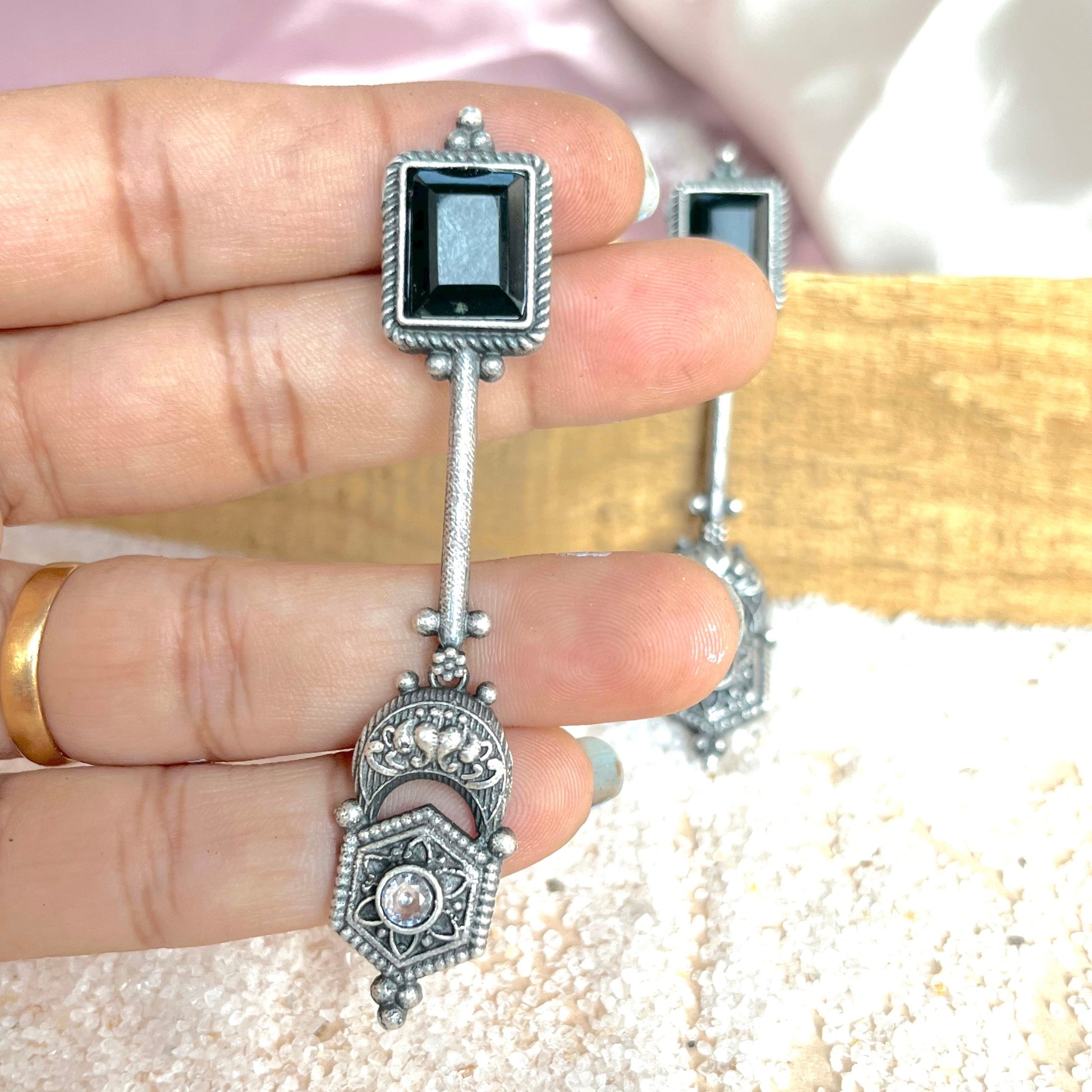 #germansilver #oxidisedjewellery #earrings #germansilverjewellery #indianjewellery #fashion #jewellery #jhumkas #kundanjewellery #jhumka #oxidisedearrings #oxidised #germansilverearrings #meenakariearrings #germansilverjhumka #accessories #chennai #silver #oxidisedsilver #jhumkalove #jewelry #necklace #oxidisedsilverjewellery #silverlookalike #jhumkis #fashionjewelry #southindianjewellery #jhumkaswag #choker #onlineshopping

