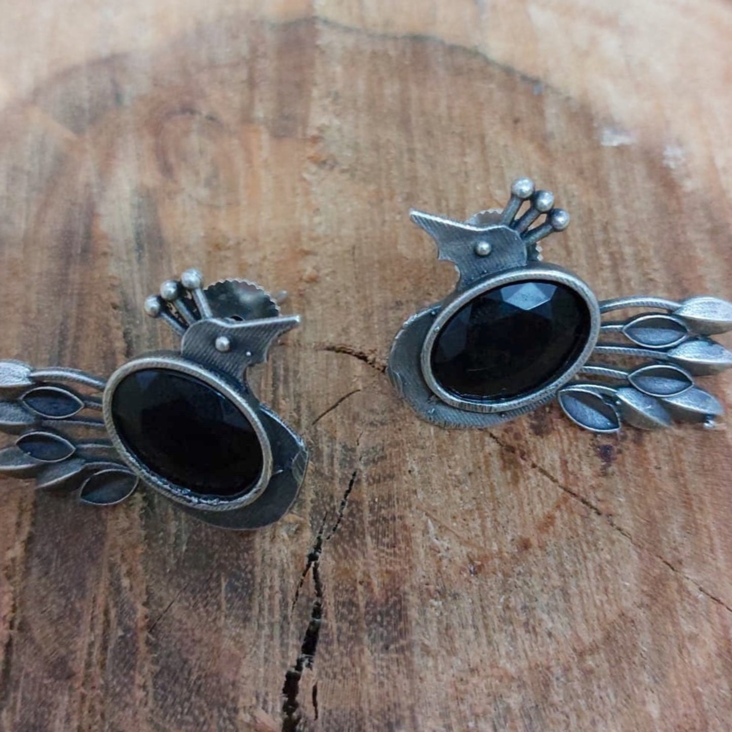 Oval Black Stone Birdy Earrings