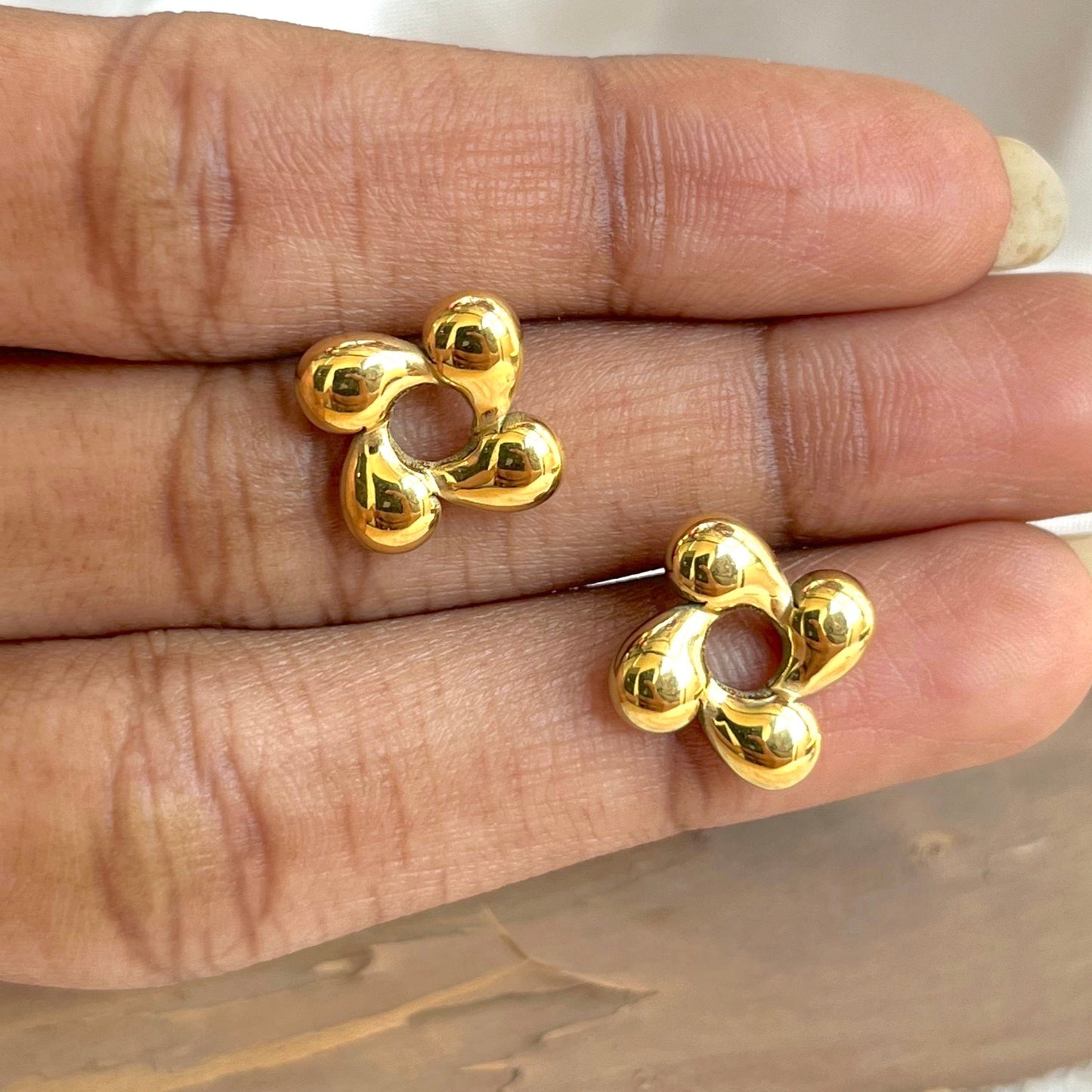 #stainlessteel #hercollection #forher #necklaces #bracelets #accessories #metal #küpe #giftideas #antitarnish #fashion #fashiontrends #onlinestore #new #stainlesssteelaccessories #earrings #stainlesssteel #explorepage #necklace #onlineshopping #custommade #gold #jewellerylove #jewellerydesign #accessoriesaddict #presents #newcollection #antitarnishjewelry


