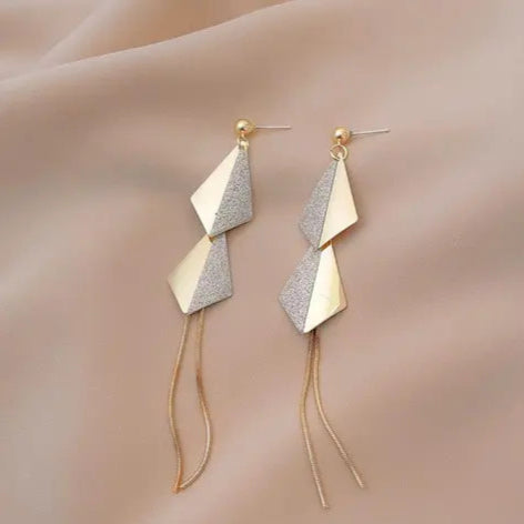 #stainlessteel #hercollection #forher #necklaces #bracelets #accessories #metal #küpe #giftideas #antitarnish #fashion #fashiontrends #onlinestore #new #stainlesssteelaccessories #earrings #stainlesssteel #explorepage #necklace #onlineshopping #custommade #gold #jewellerylove #jewellerydesign #accessoriesaddict #presents #newcollection #antitarnishjewelry