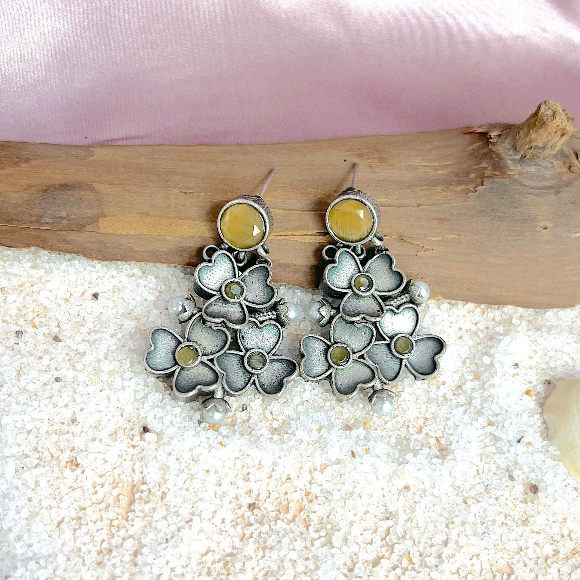 #germansilver #oxidisedjewellery #earrings #germansilverjewellery #indianjewellery #fashion #jewellery #jhumkas #kundanjewellery #jhumka #oxidisedearrings #oxidised #germansilverearrings #meenakariearrings #germansilverjhumka #accessories #chennai #silver #oxidisedsilver #jhumkalove #jewelry #necklace #oxidisedsilverjewellery #silverlookalike #jhumkis #fashionjewelry #southindianjewellery #jhumkaswag #choker #onlineshopping
