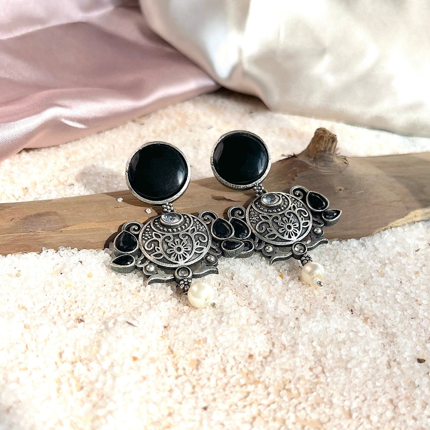 #germansilver #oxidisedjewellery #earrings #germansilverjewellery #indianjewellery #fashion #jewellery #jhumkas #kundanjewellery #jhumka #oxidisedearrings #oxidised #germansilverearrings #meenakariearrings #germansilverjhumka #accessories #chennai #silver #oxidisedsilver #jhumkalove #jewelry #necklace #oxidisedsilverjewellery #silverlookalike #jhumkis #fashionjewelry #southindianjewellery #jhumkaswag #choker #onlineshopping

