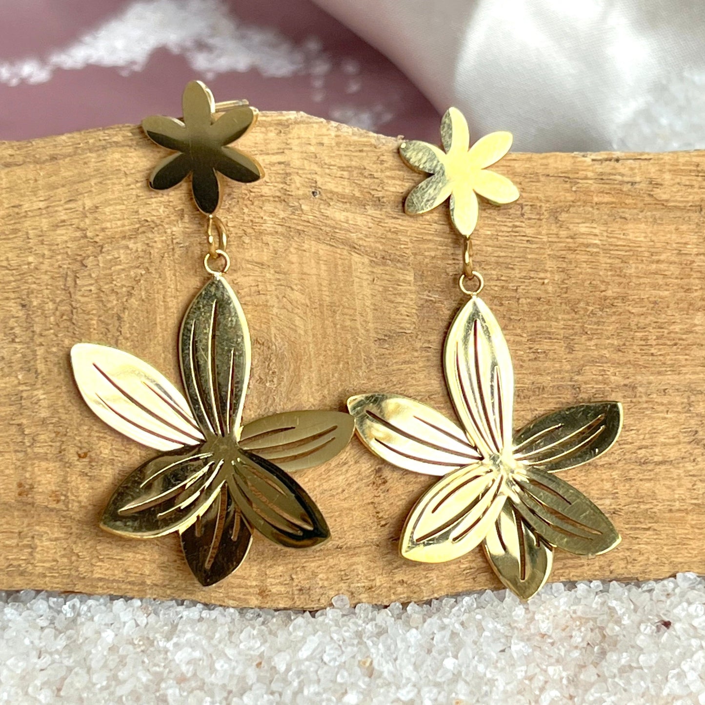 #stainlessteel #hercollection #forher #necklaces #bracelets #accessories #metal #küpe #giftideas #antitarnish #fashion #fashiontrends #onlinestore #new #stainlesssteelaccessories #earrings #stainlesssteel #explorepage #necklace #onlineshopping #custommade #gold #jewellerylove #jewellerydesign #accessoriesaddict #presents #newcollection #antitarnishjewelry