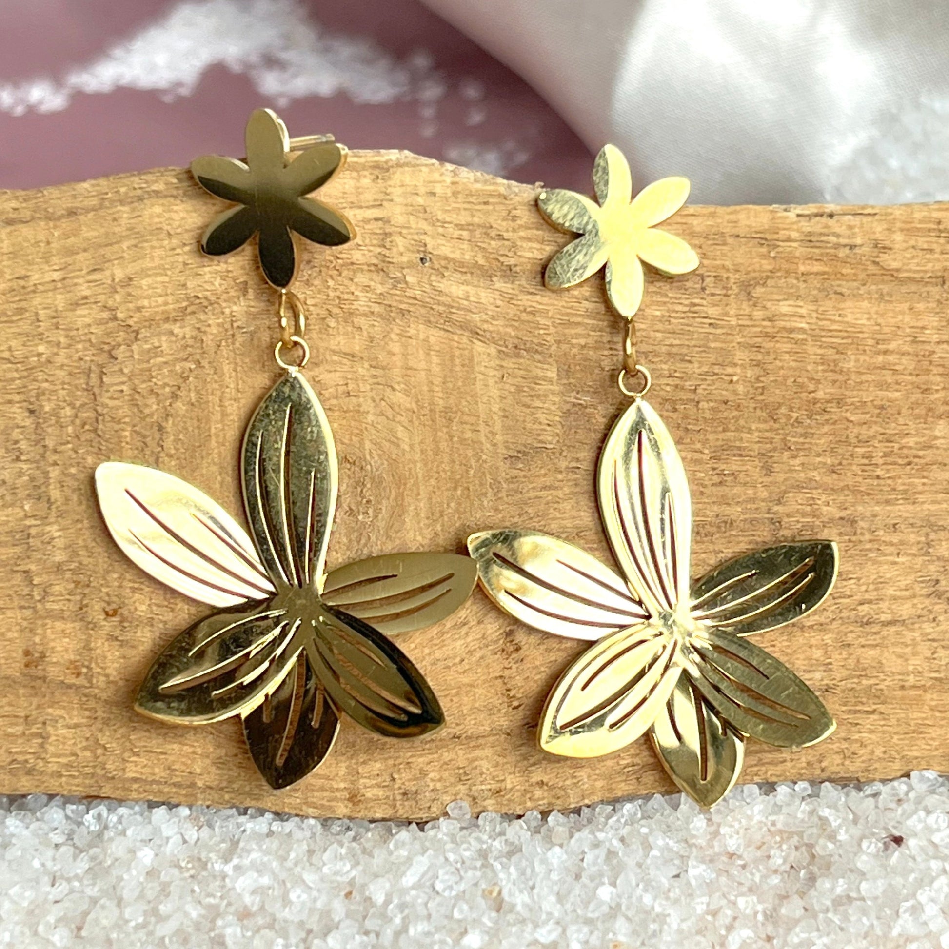 #stainlessteel #hercollection #forher #necklaces #bracelets #accessories #metal #küpe #giftideas #antitarnish #fashion #fashiontrends #onlinestore #new #stainlesssteelaccessories #earrings #stainlesssteel #explorepage #necklace #onlineshopping #custommade #gold #jewellerylove #jewellerydesign #accessoriesaddict #presents #newcollection #antitarnishjewelry
