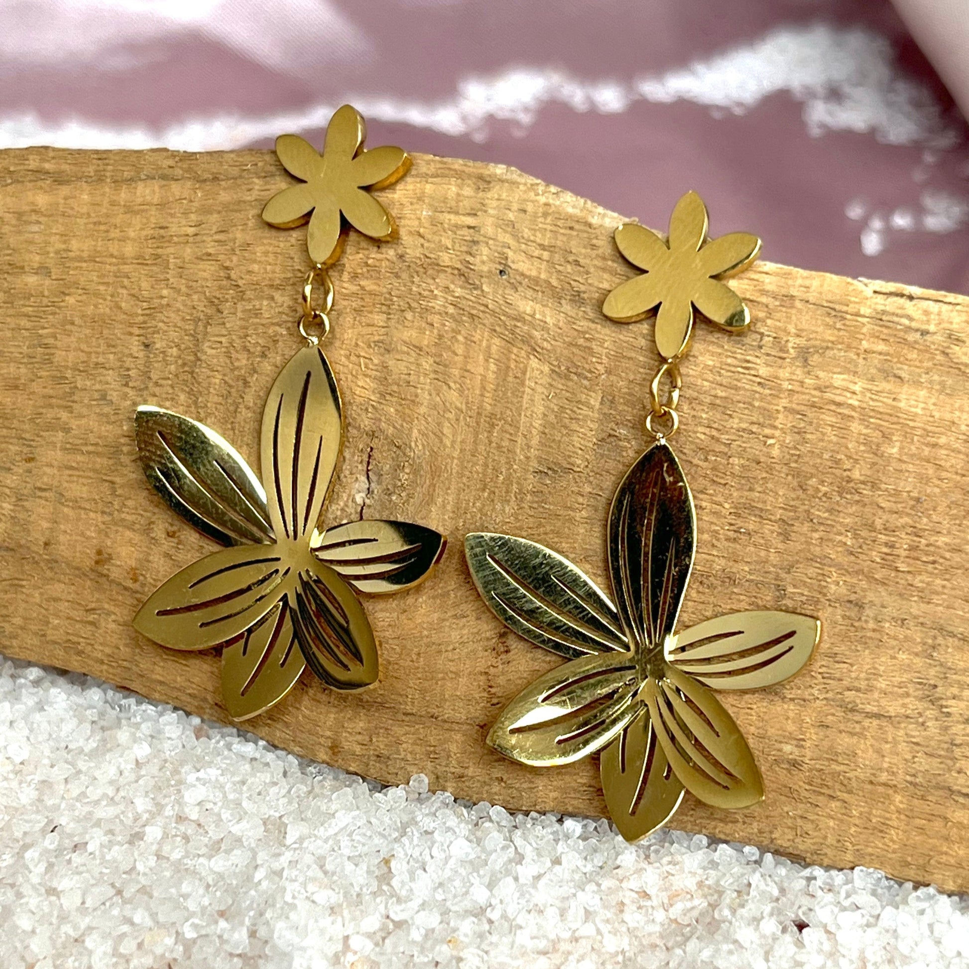 #stainlessteel #hercollection #forher #necklaces #bracelets #accessories #metal #küpe #giftideas #antitarnish #fashion #fashiontrends #onlinestore #new #stainlesssteelaccessories #earrings #stainlesssteel #explorepage #necklace #onlineshopping #custommade #gold #jewellerylove #jewellerydesign #accessoriesaddict #presents #newcollection #antitarnishjewelry

