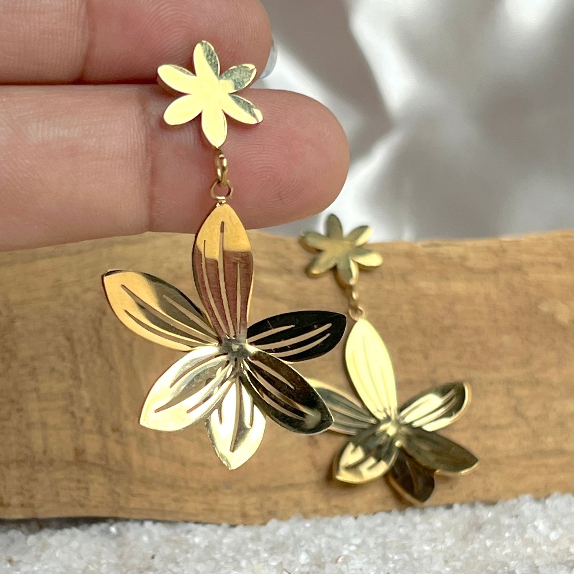 #stainlessteel #hercollection #forher #necklaces #bracelets #accessories #metal #küpe #giftideas #antitarnish #fashion #fashiontrends #onlinestore #new #stainlesssteelaccessories #earrings #stainlesssteel #explorepage #necklace #onlineshopping #custommade #gold #jewellerylove #jewellerydesign #accessoriesaddict #presents #newcollection #antitarnishjewelry